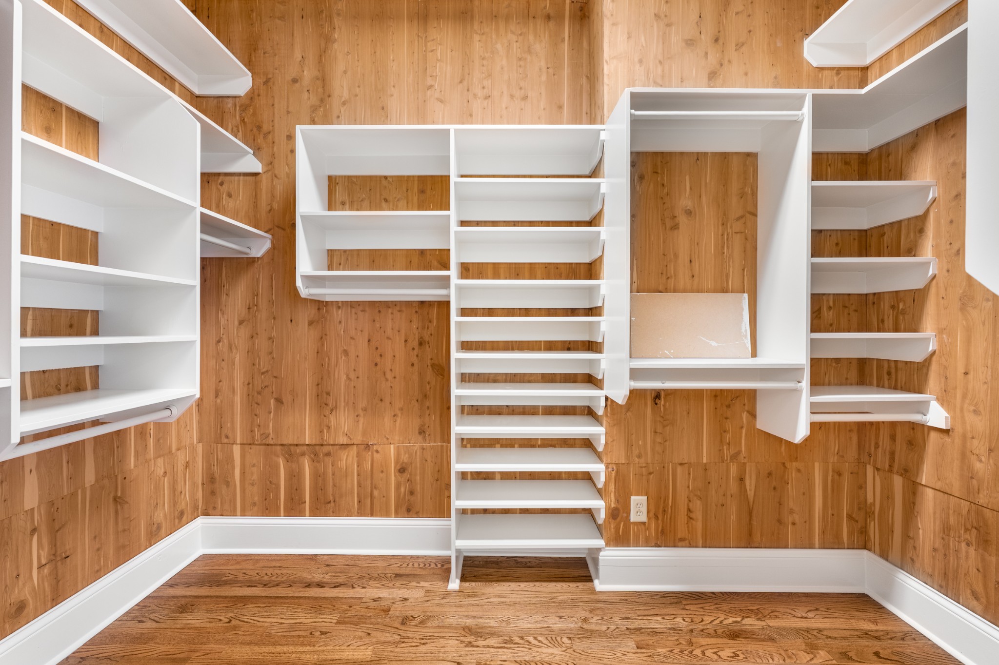 303 Saint James Park