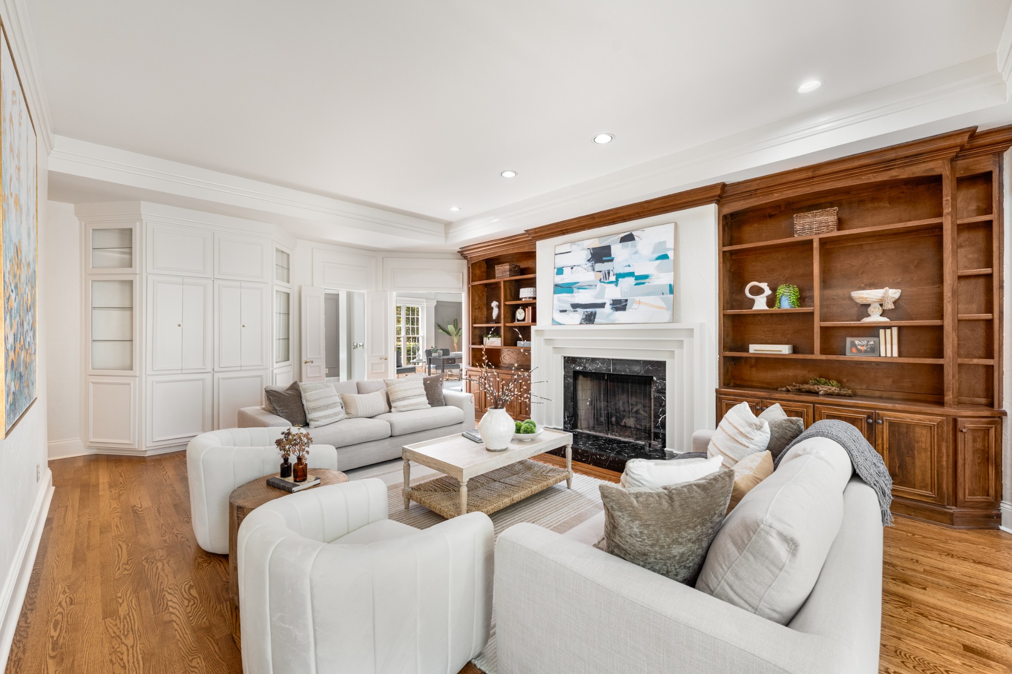 303 Saint James Park