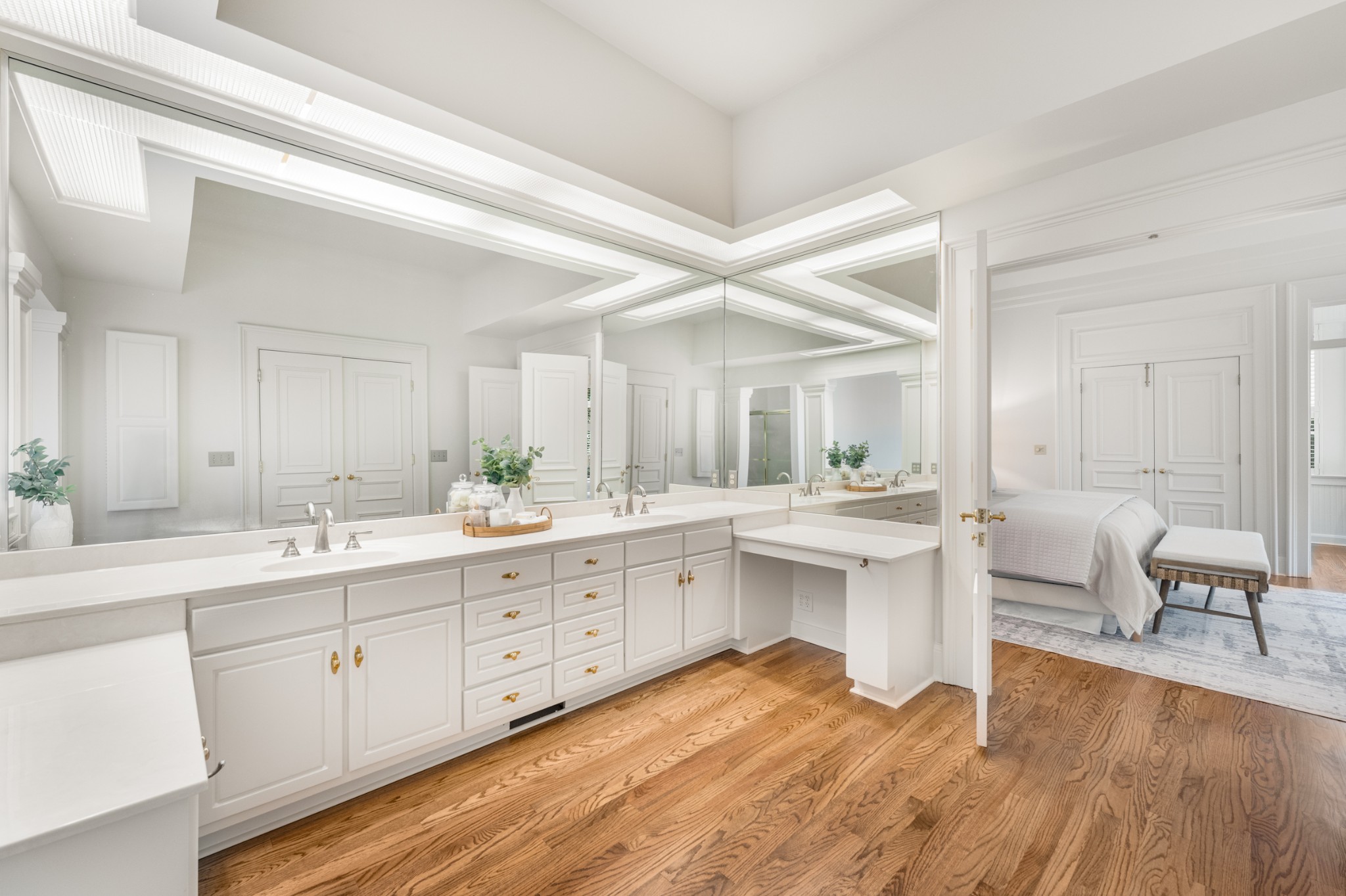 303 Saint James Park