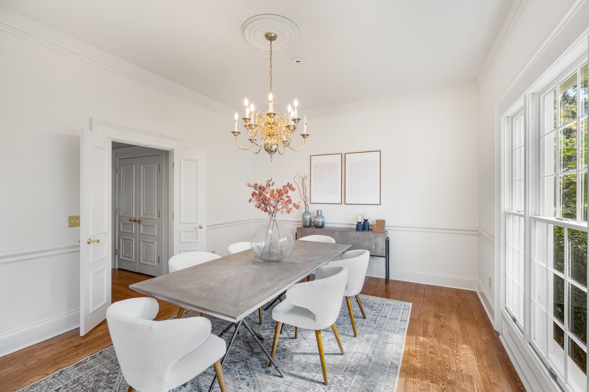 303 Saint James Park