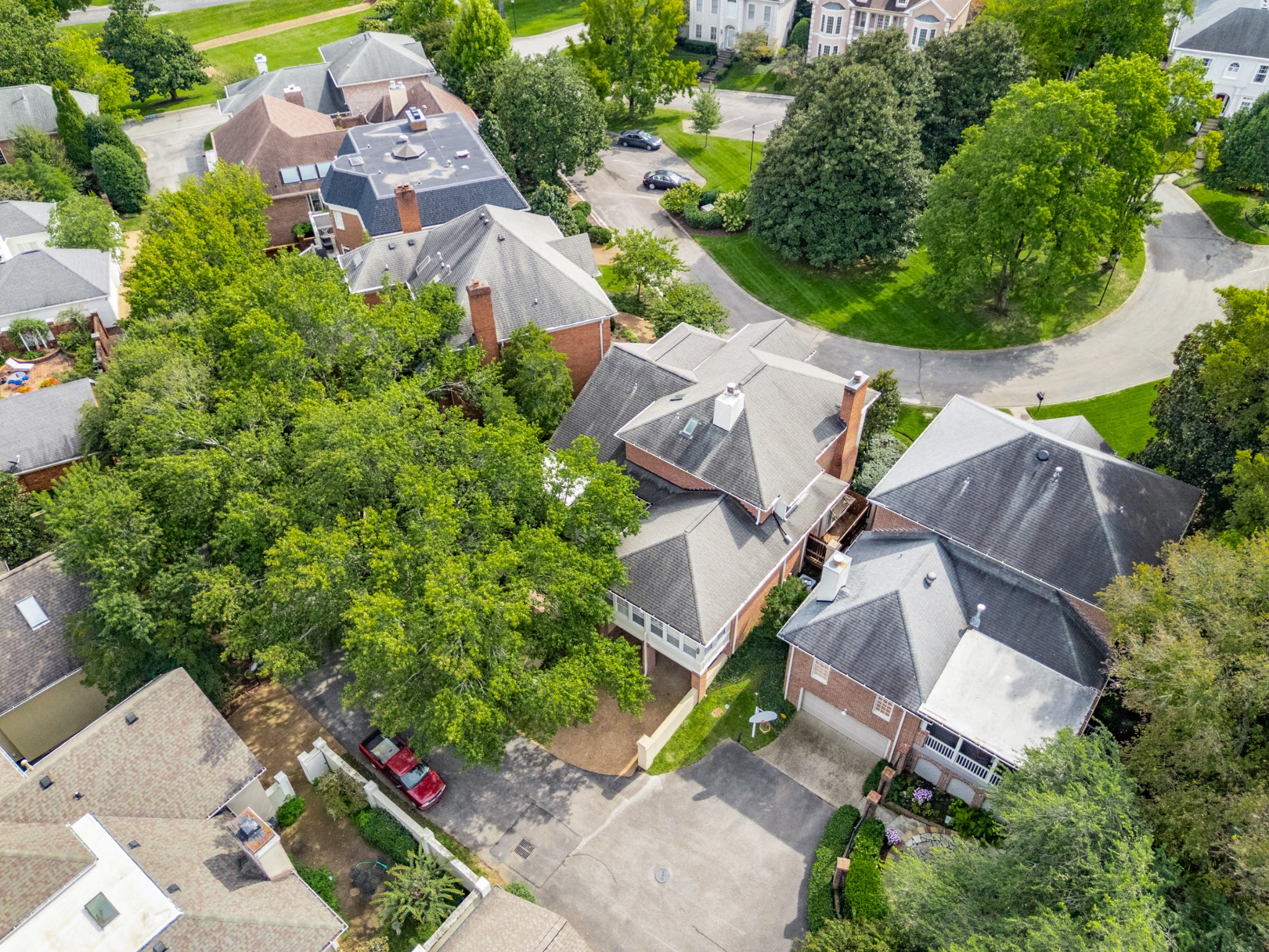 303 Saint James Park