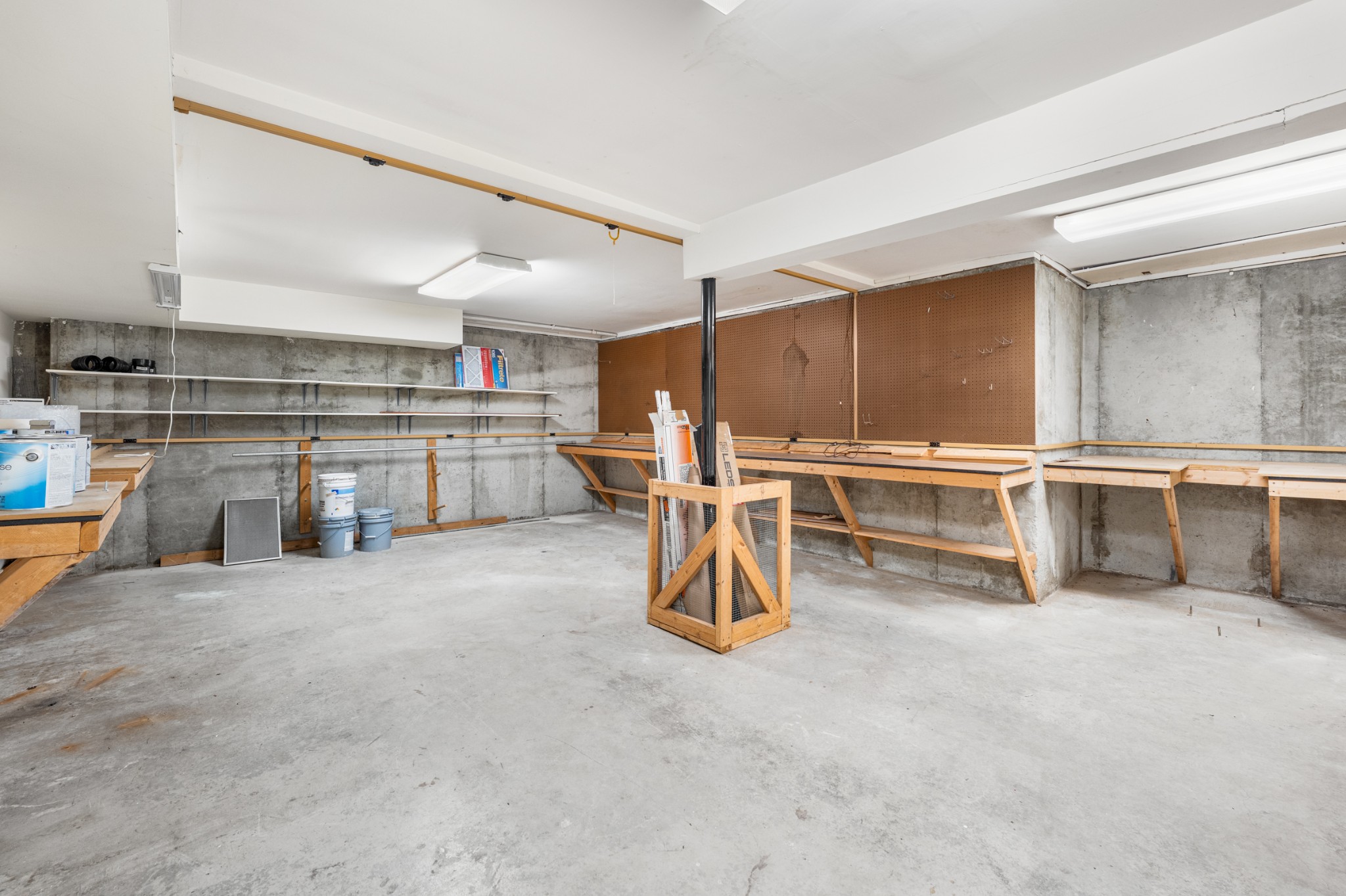 303 Saint James Park