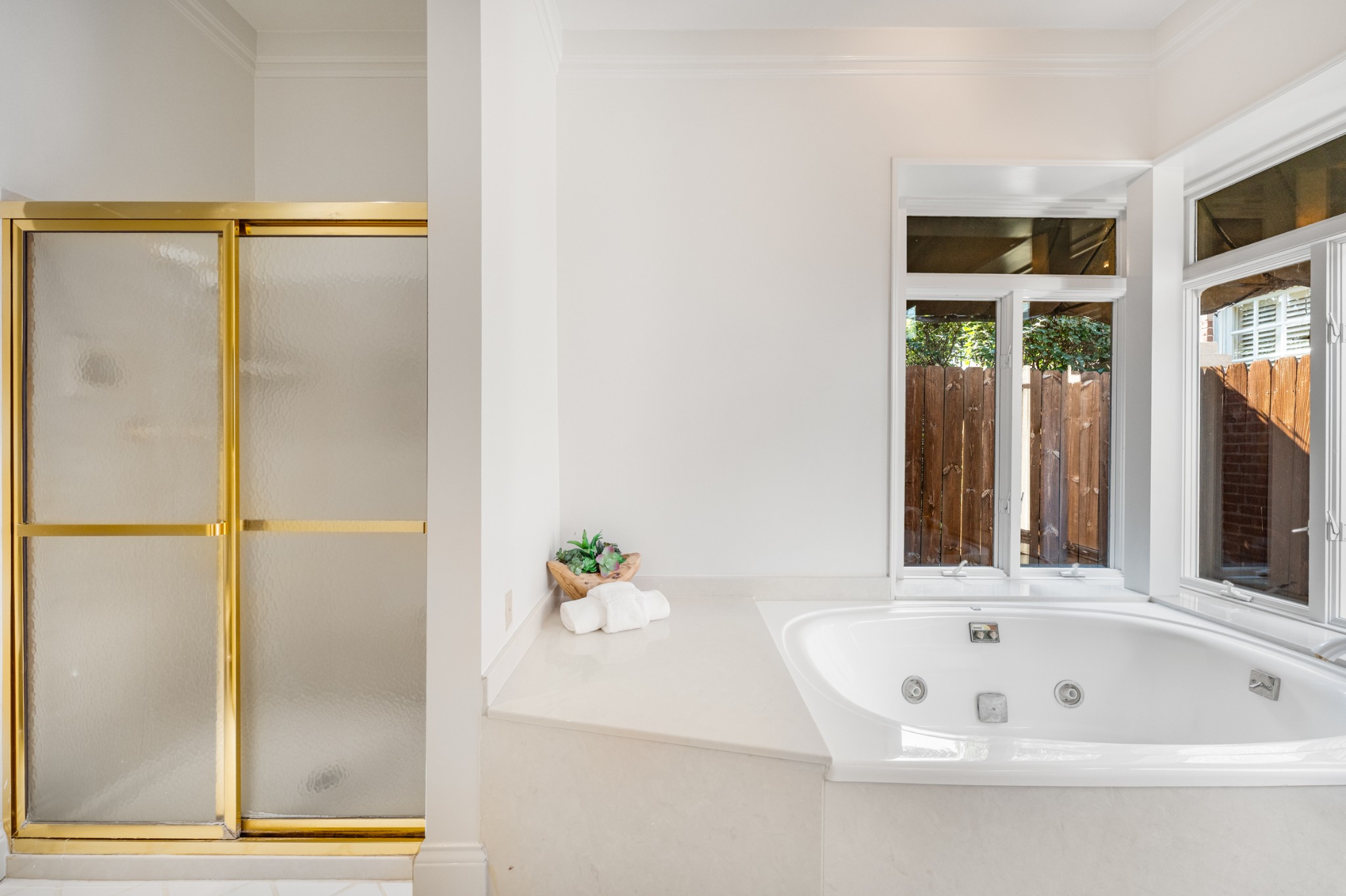 303 Saint James Park