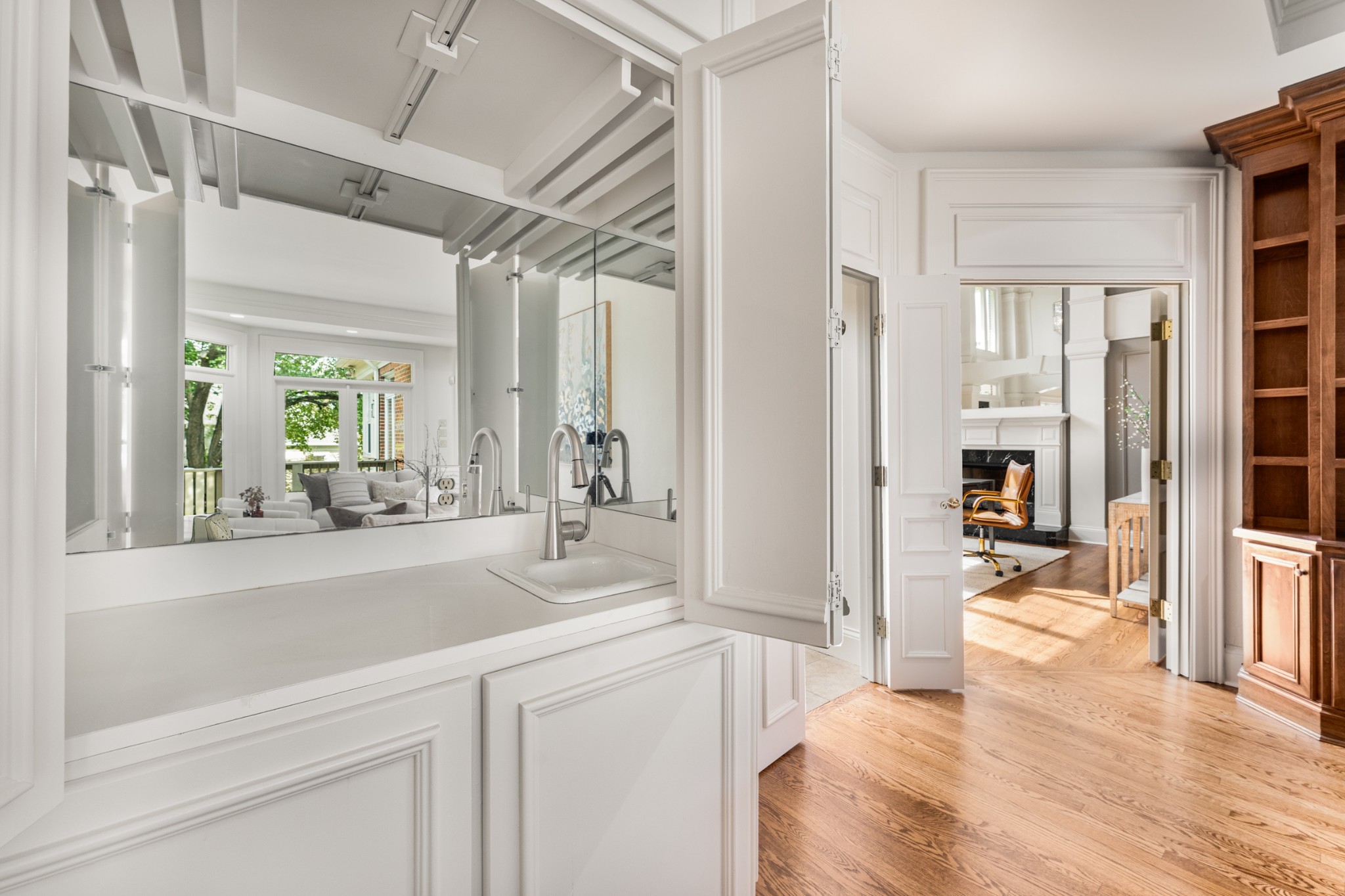 303 Saint James Park