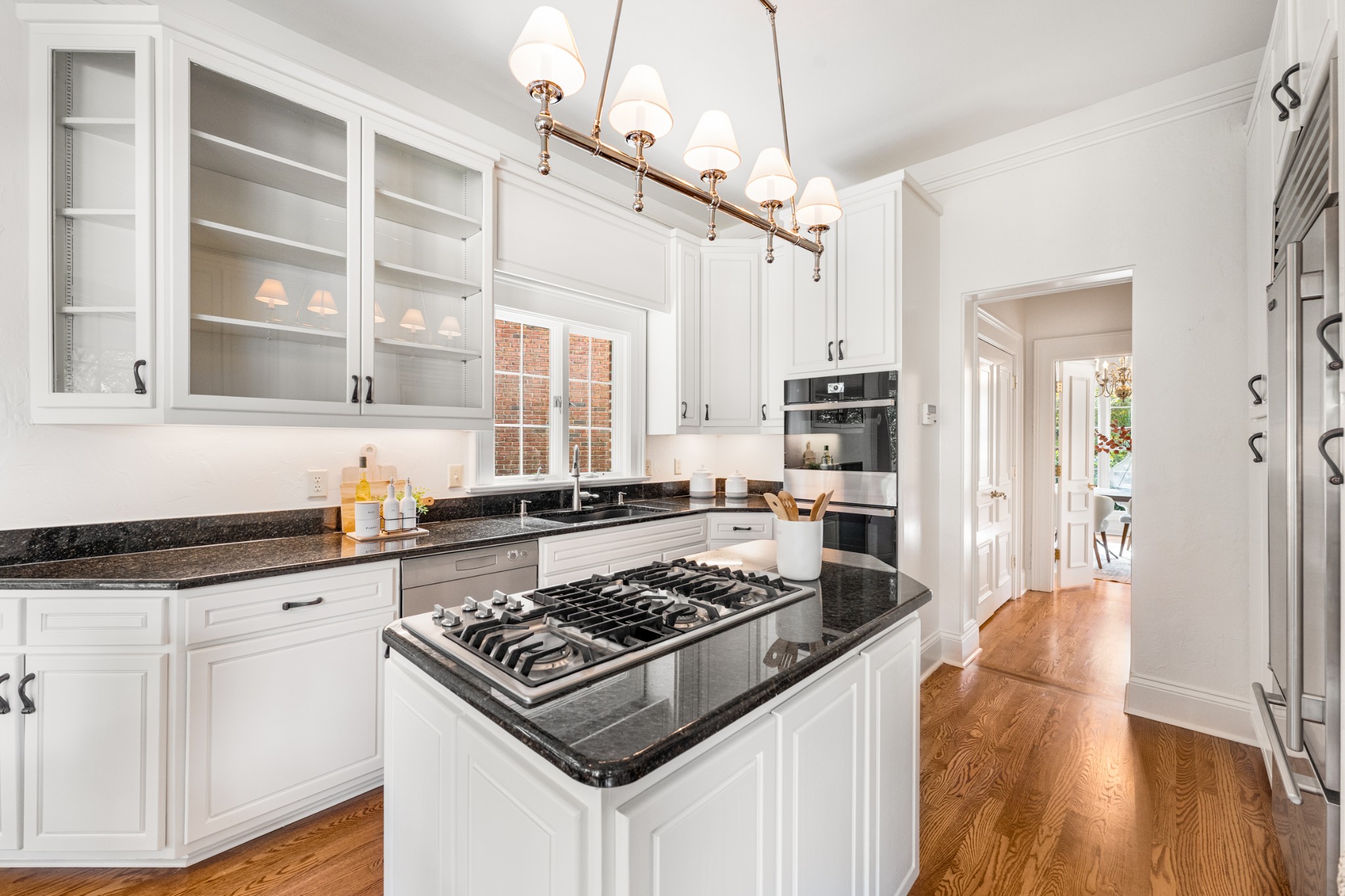 303 Saint James Park