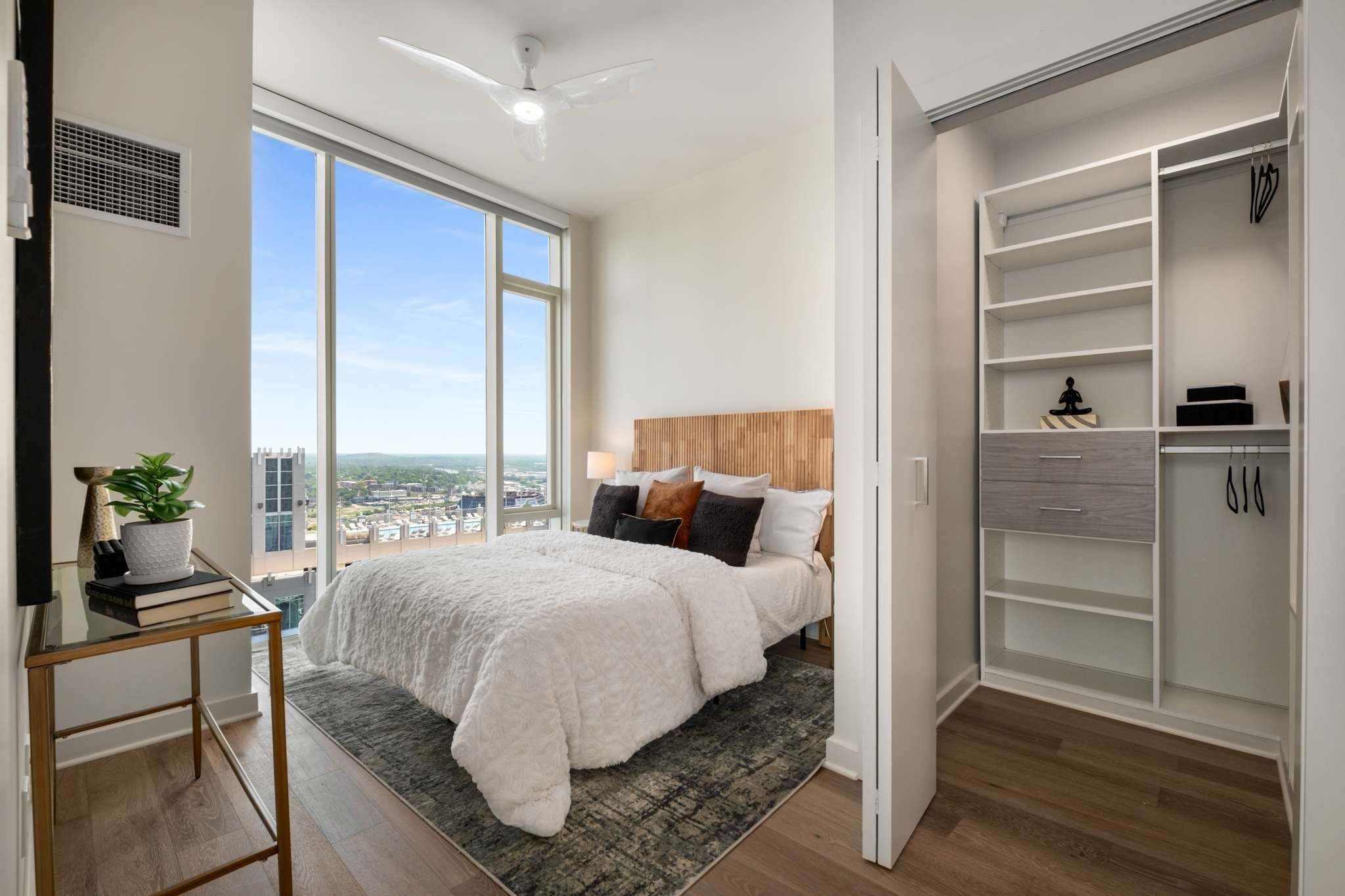 515 Church Street Unit: 3404