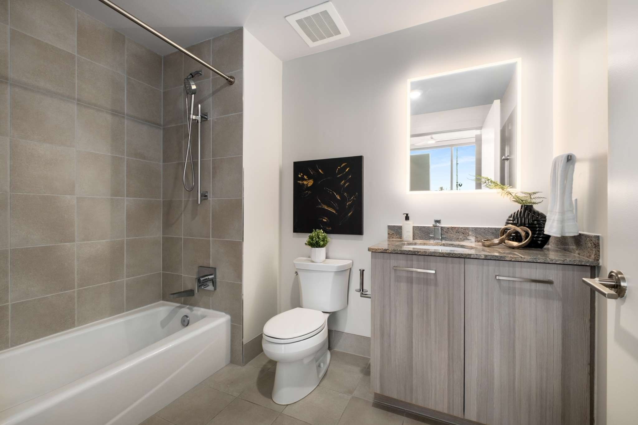 515 Church Street Unit: 3404