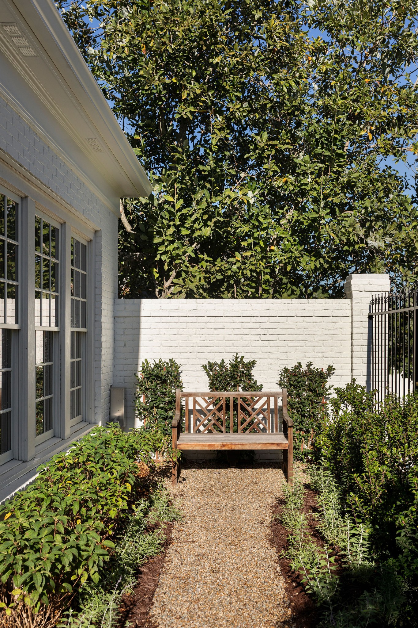 407 Hyde Park