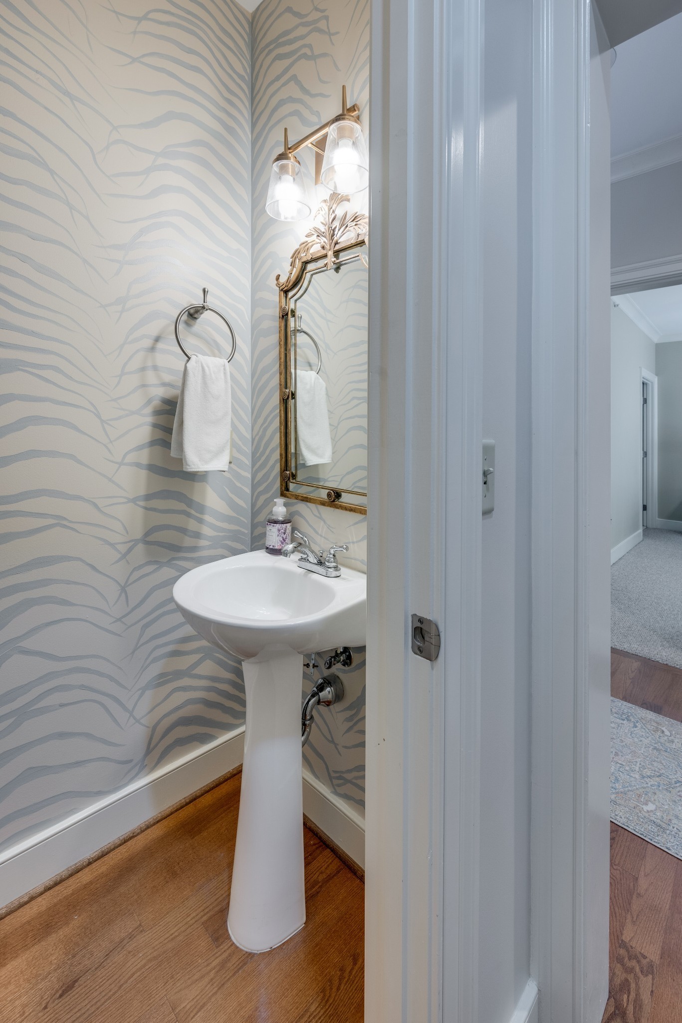 3127 Long Blvd Unit: 201