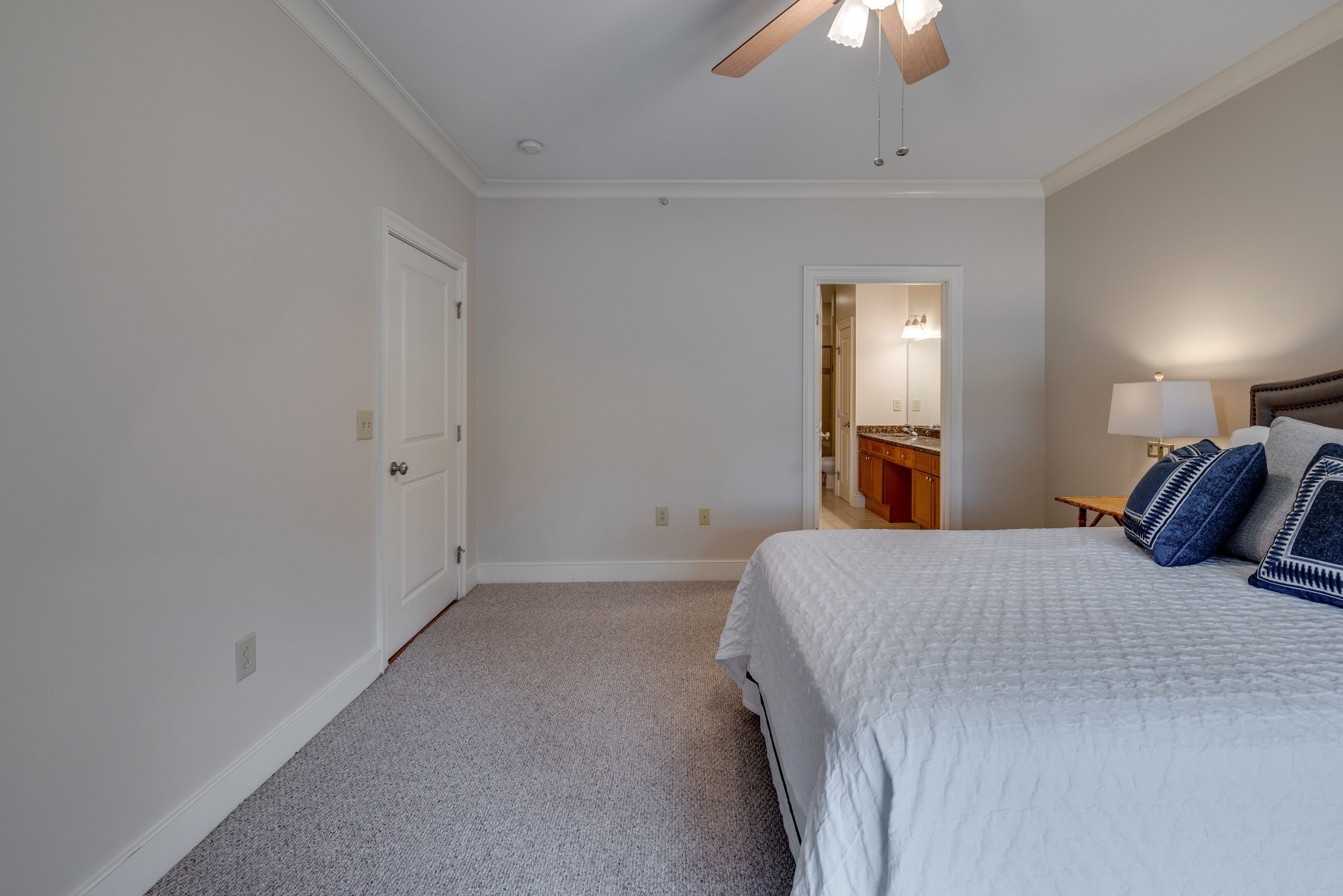 3127 Long Blvd Unit: 201