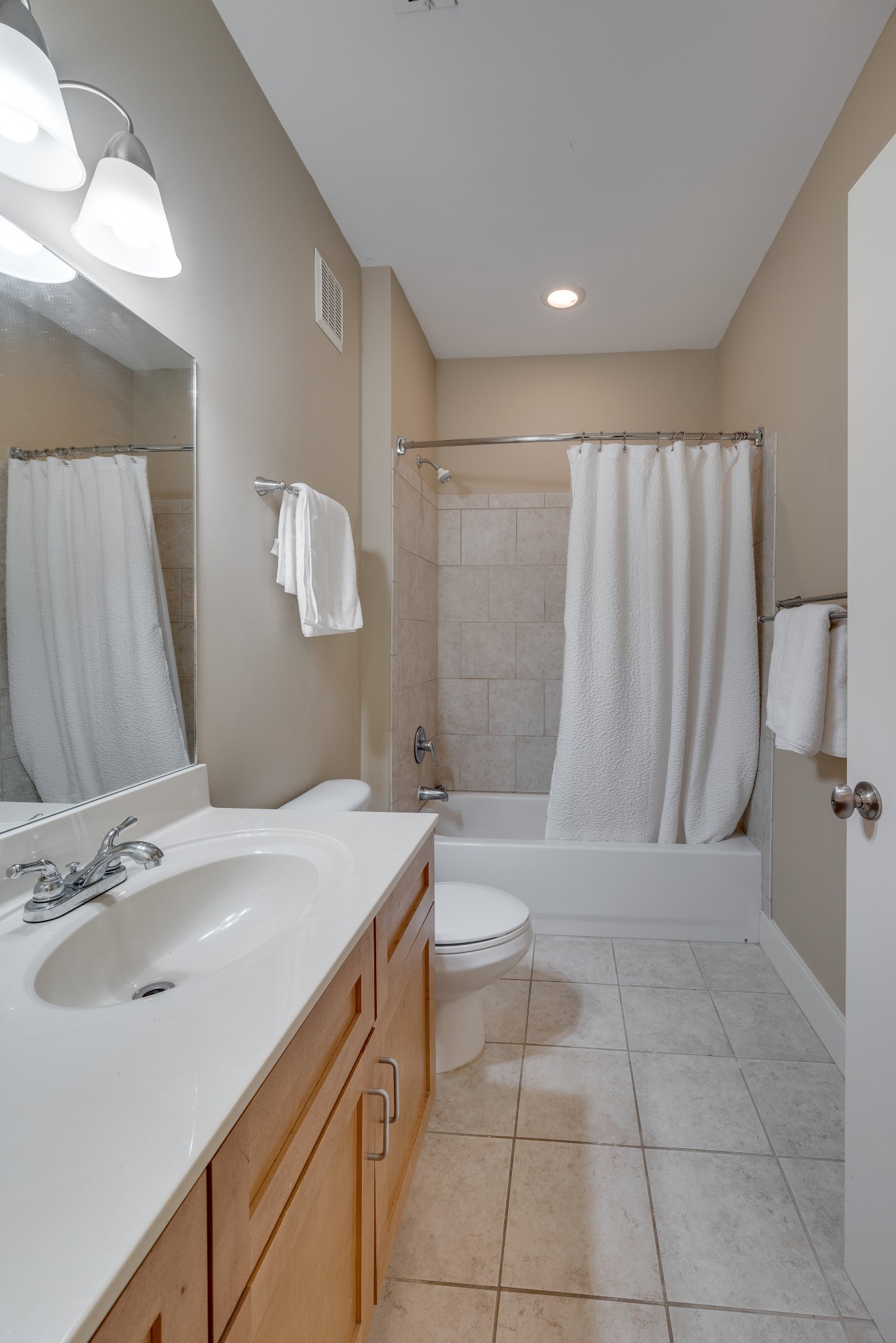 3127 Long Blvd Unit: 201