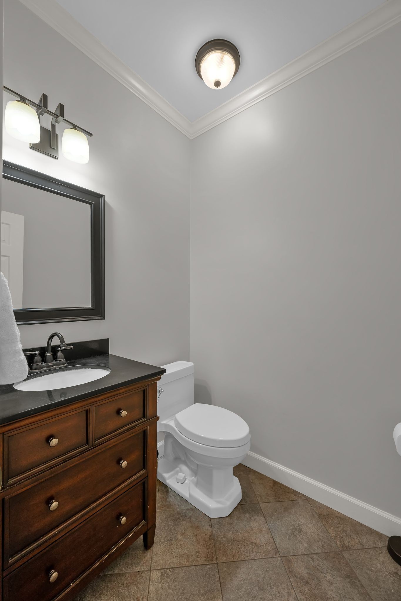 1025 Saint Andrews Pl