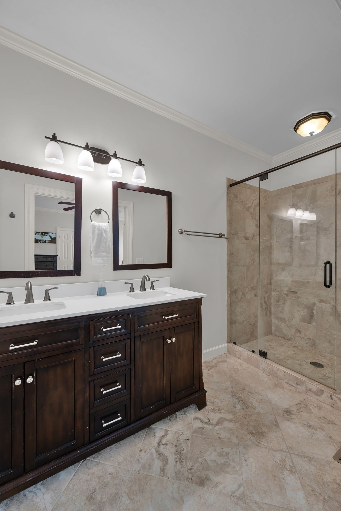 1025 Saint Andrews Pl