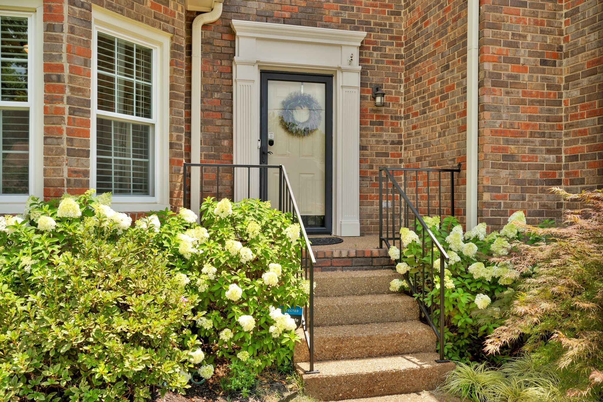 1025 Saint Andrews Pl