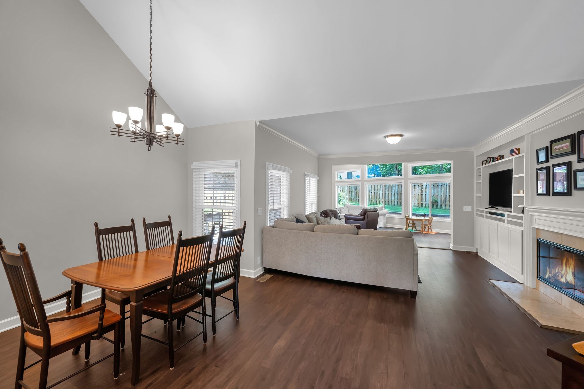 1025 Saint Andrews Pl