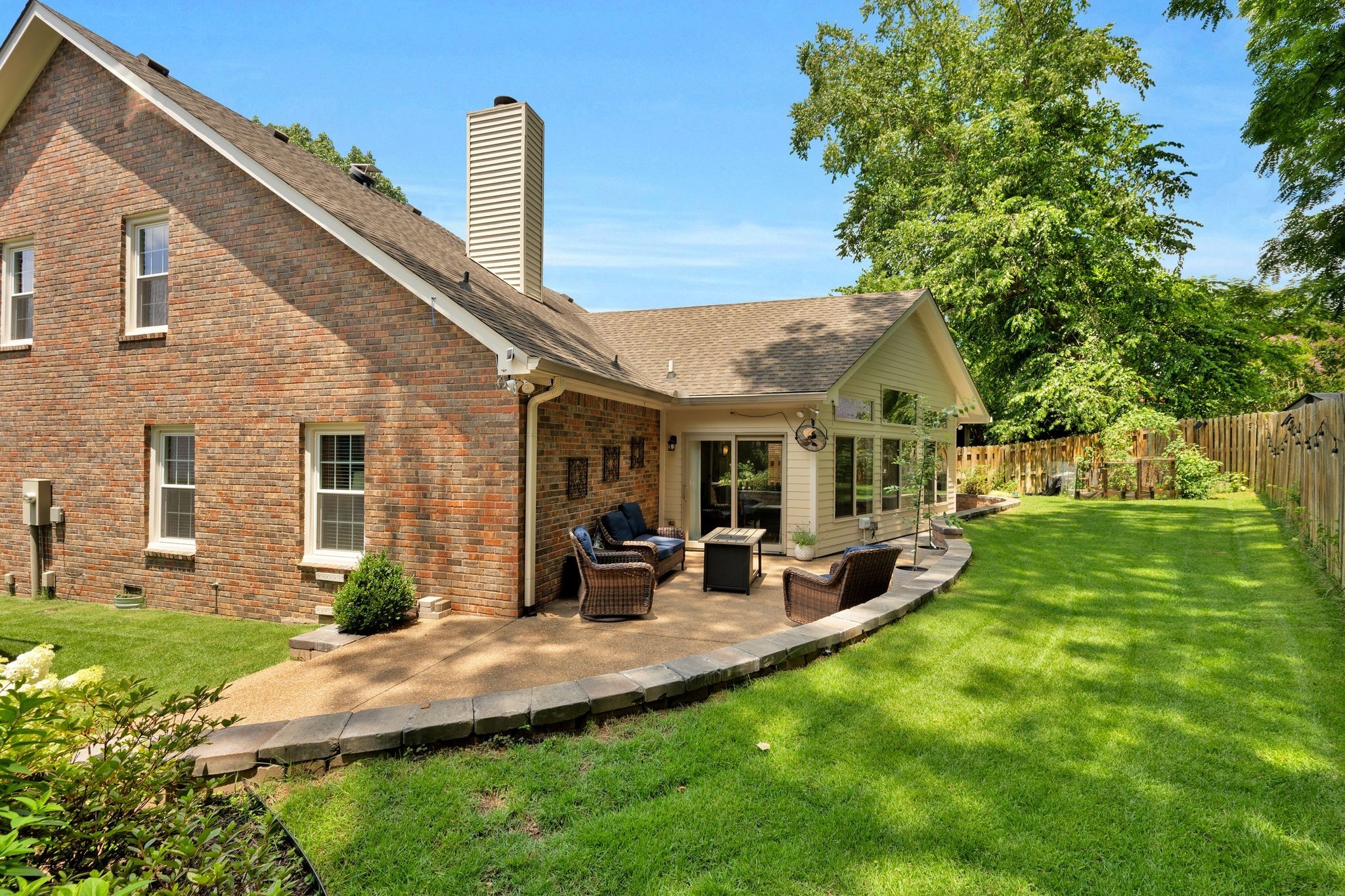 1025 Saint Andrews Pl