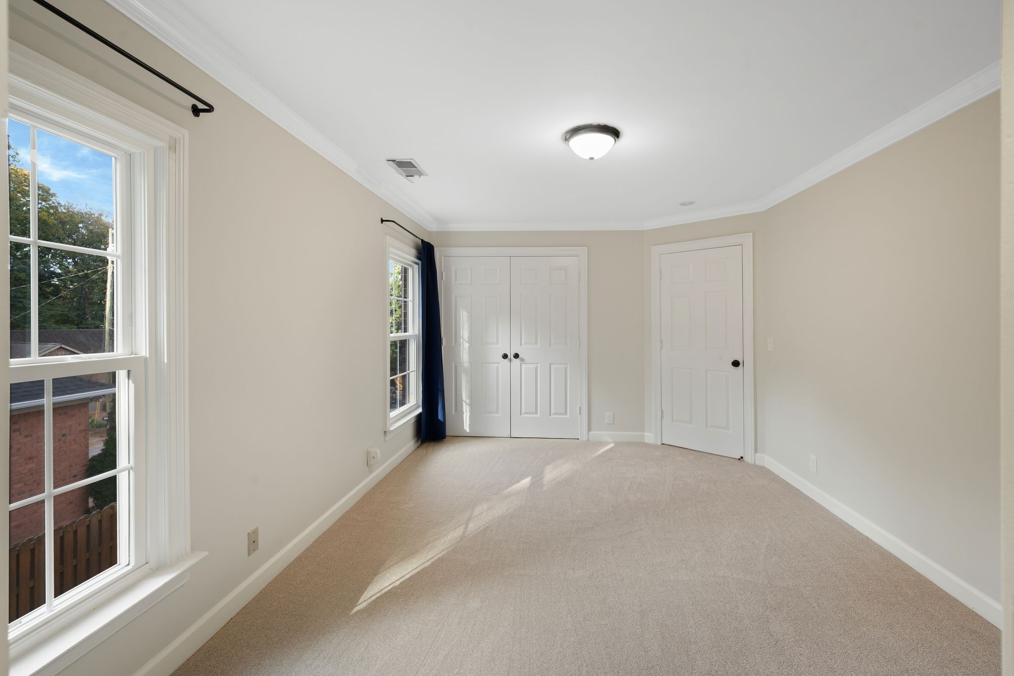 1025 Saint Andrews Pl