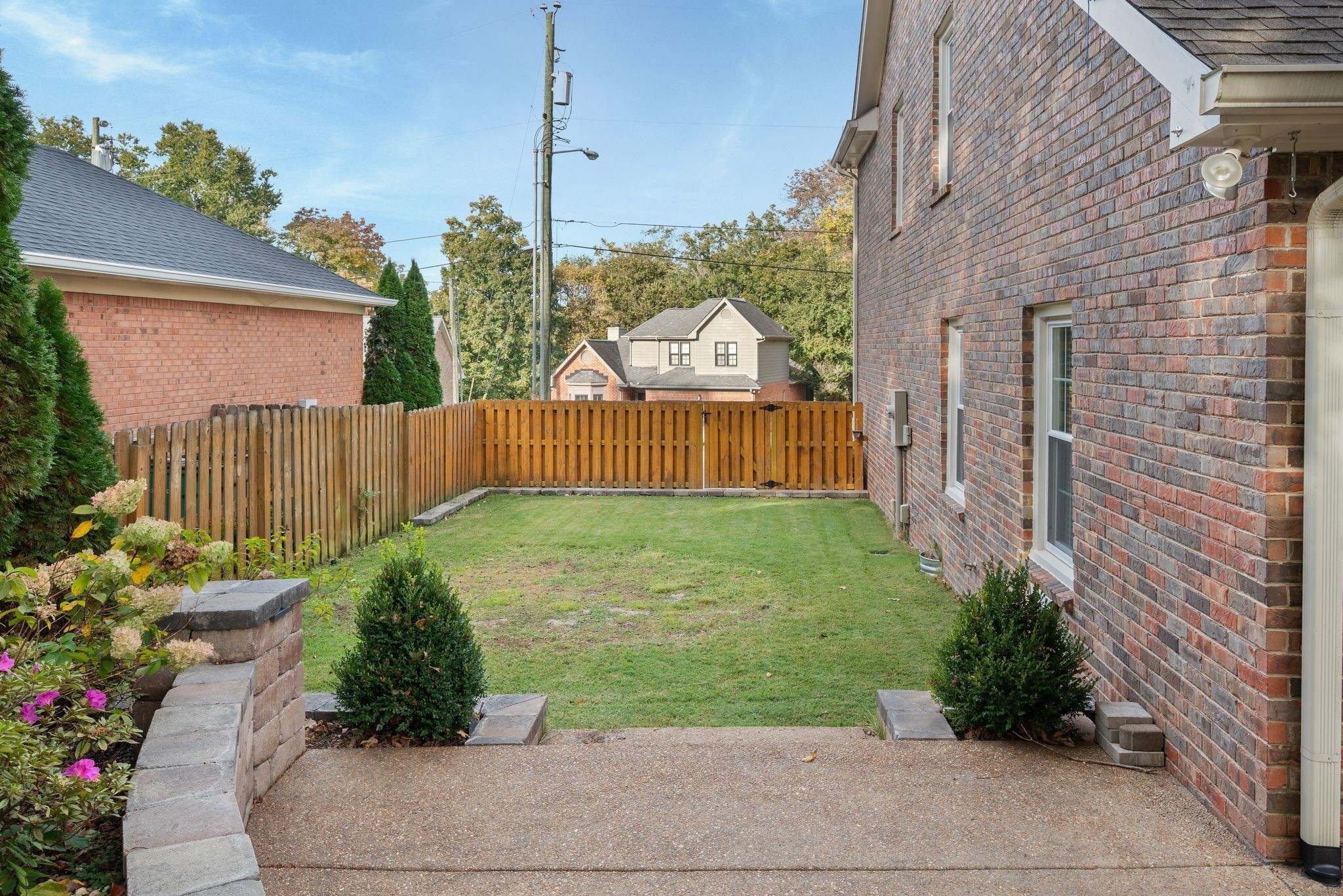 1025 Saint Andrews Pl