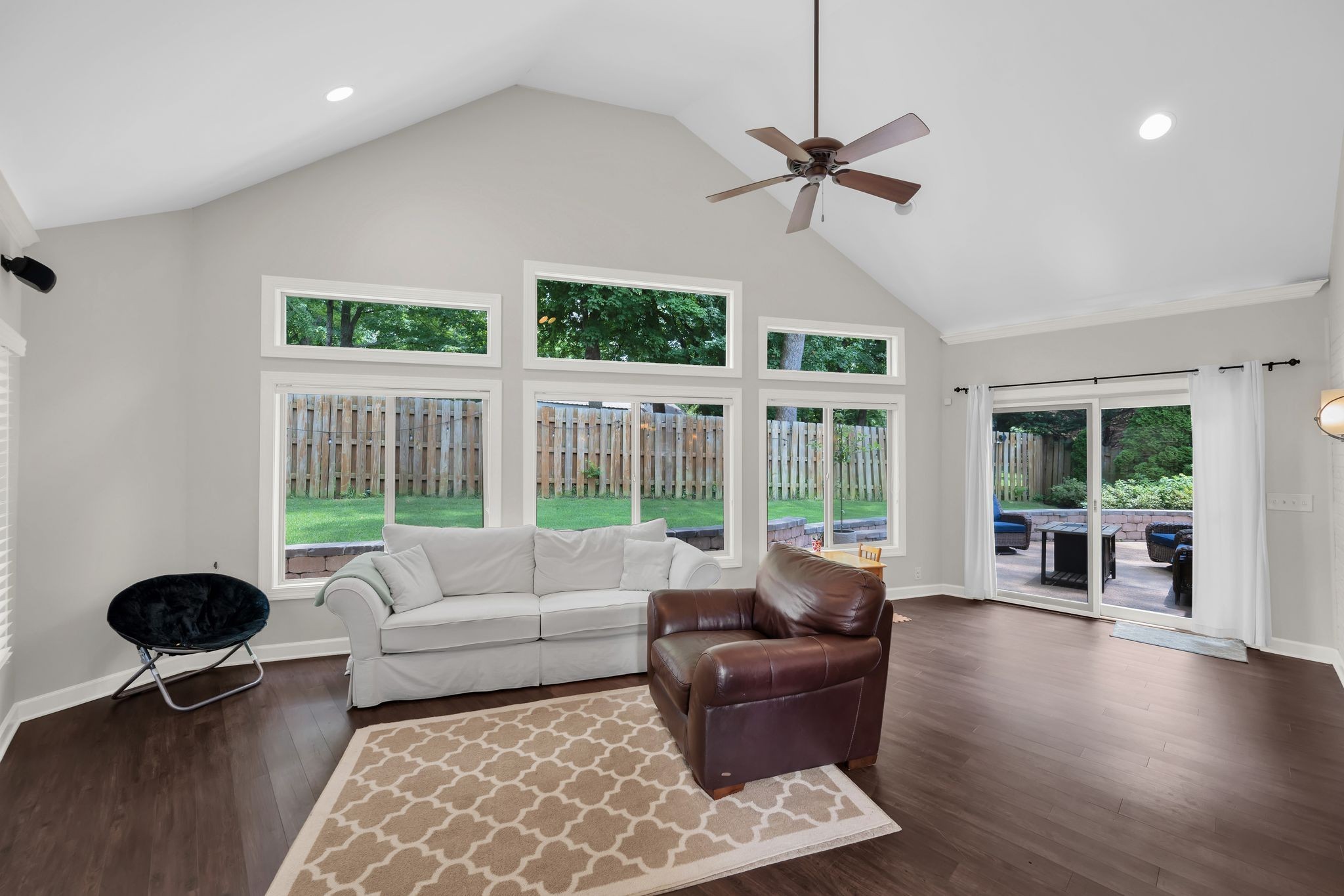 1025 Saint Andrews Pl