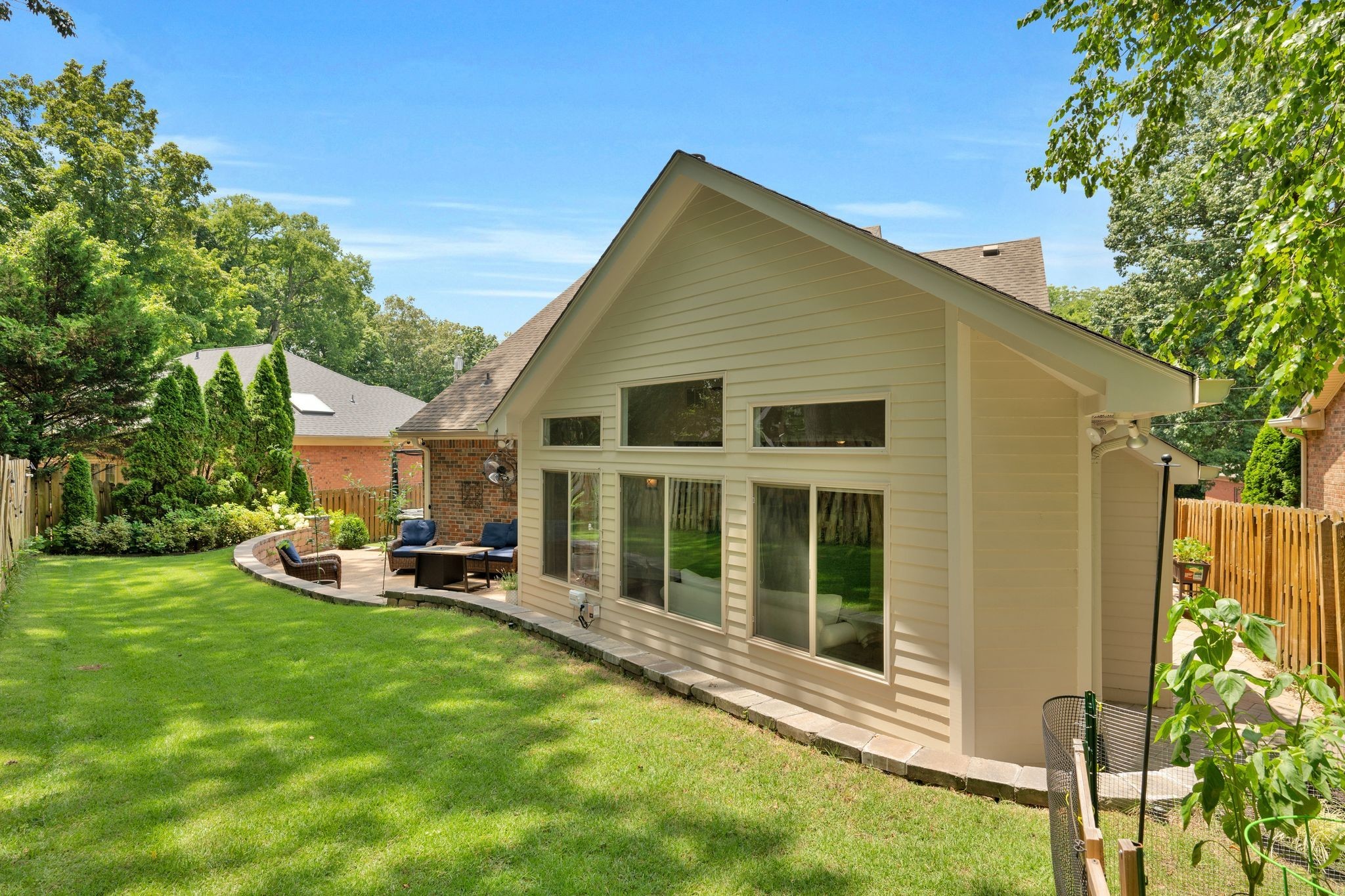 1025 Saint Andrews Pl