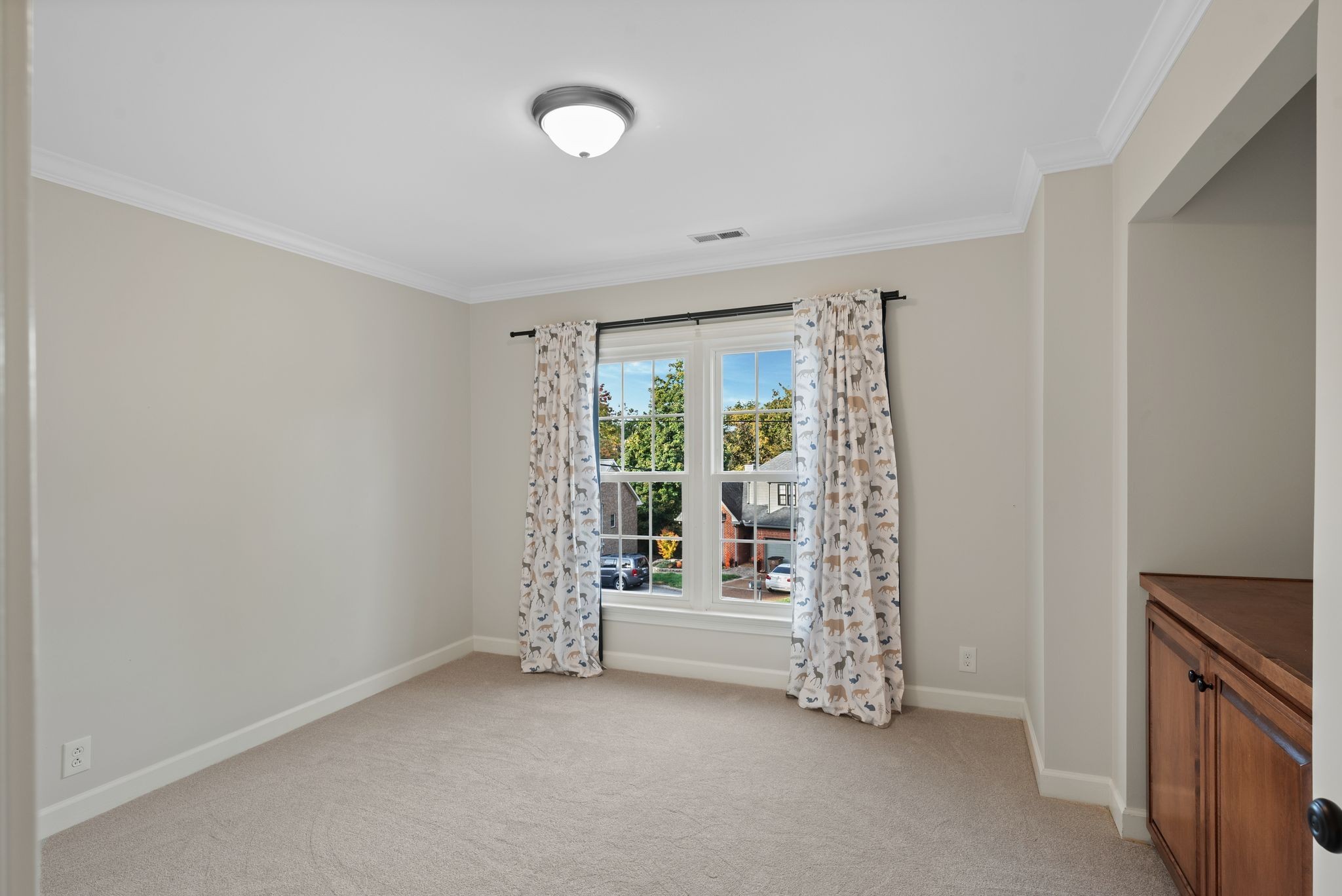 1025 Saint Andrews Pl