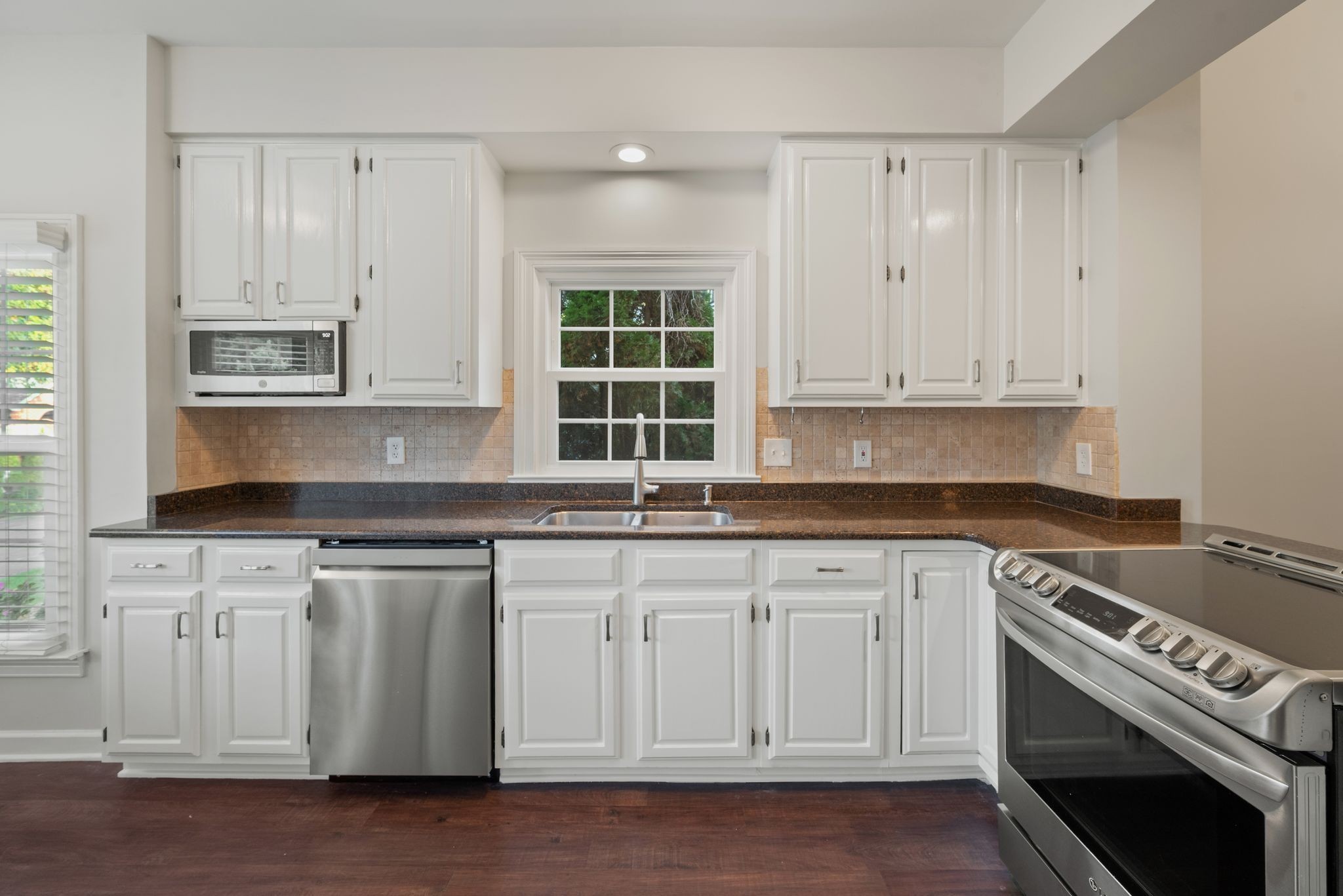 1025 Saint Andrews Pl