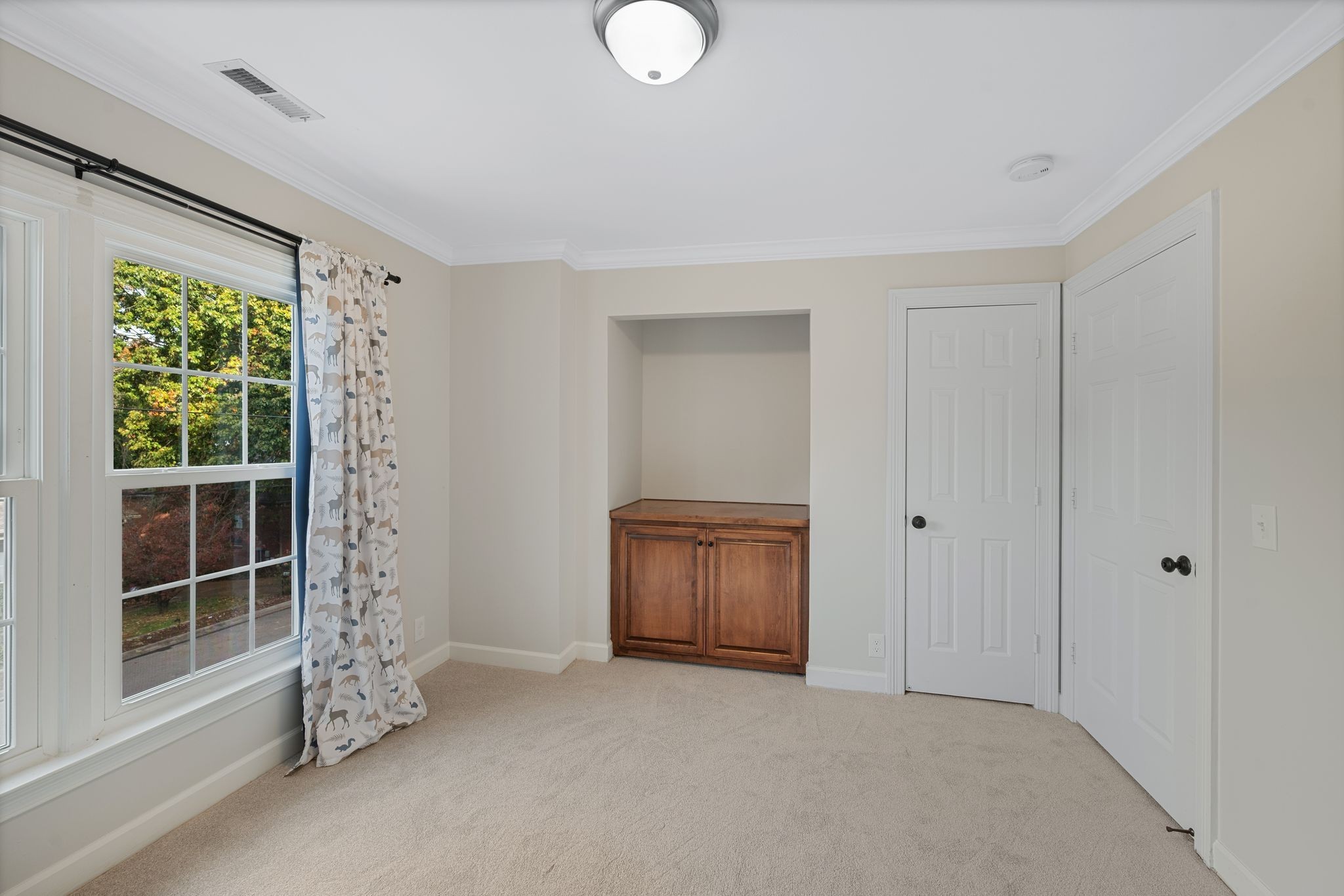 1025 Saint Andrews Pl