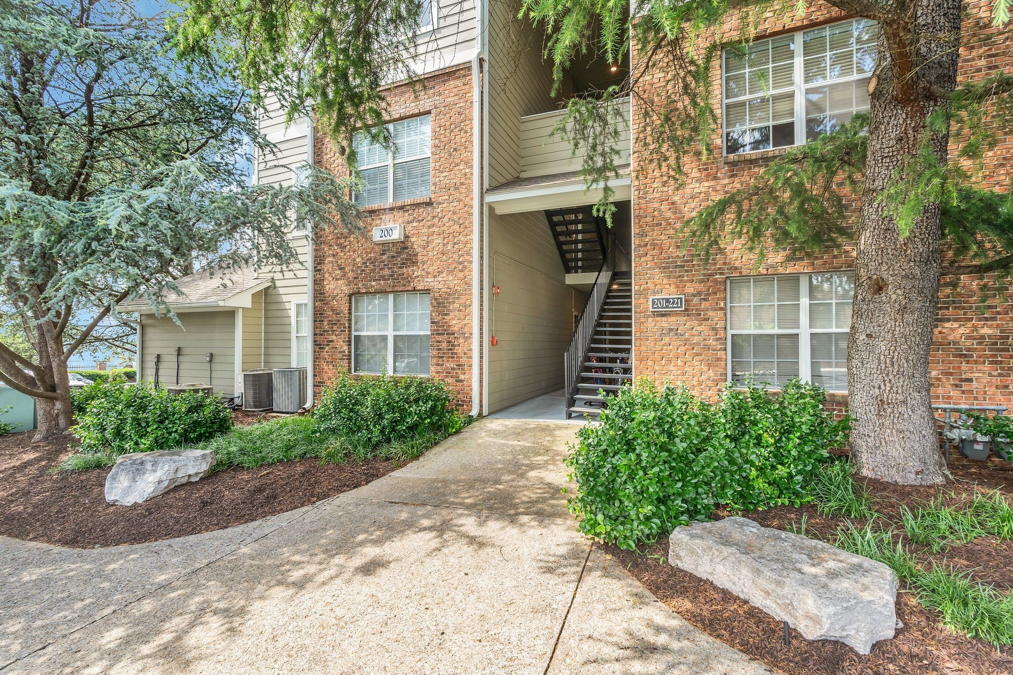 2025 Woodmont Blvd Unit: 209
