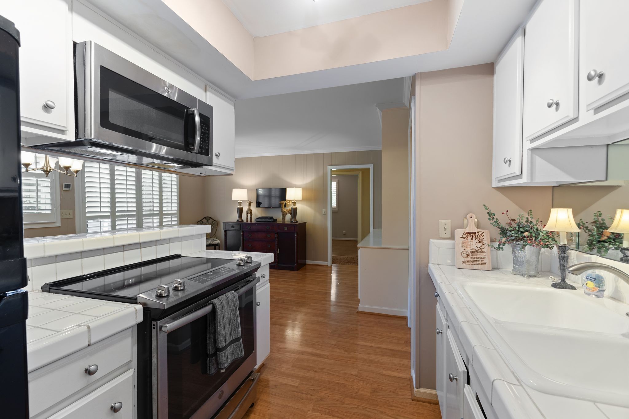 8207 Sawyer Brown Rd Unit: M1