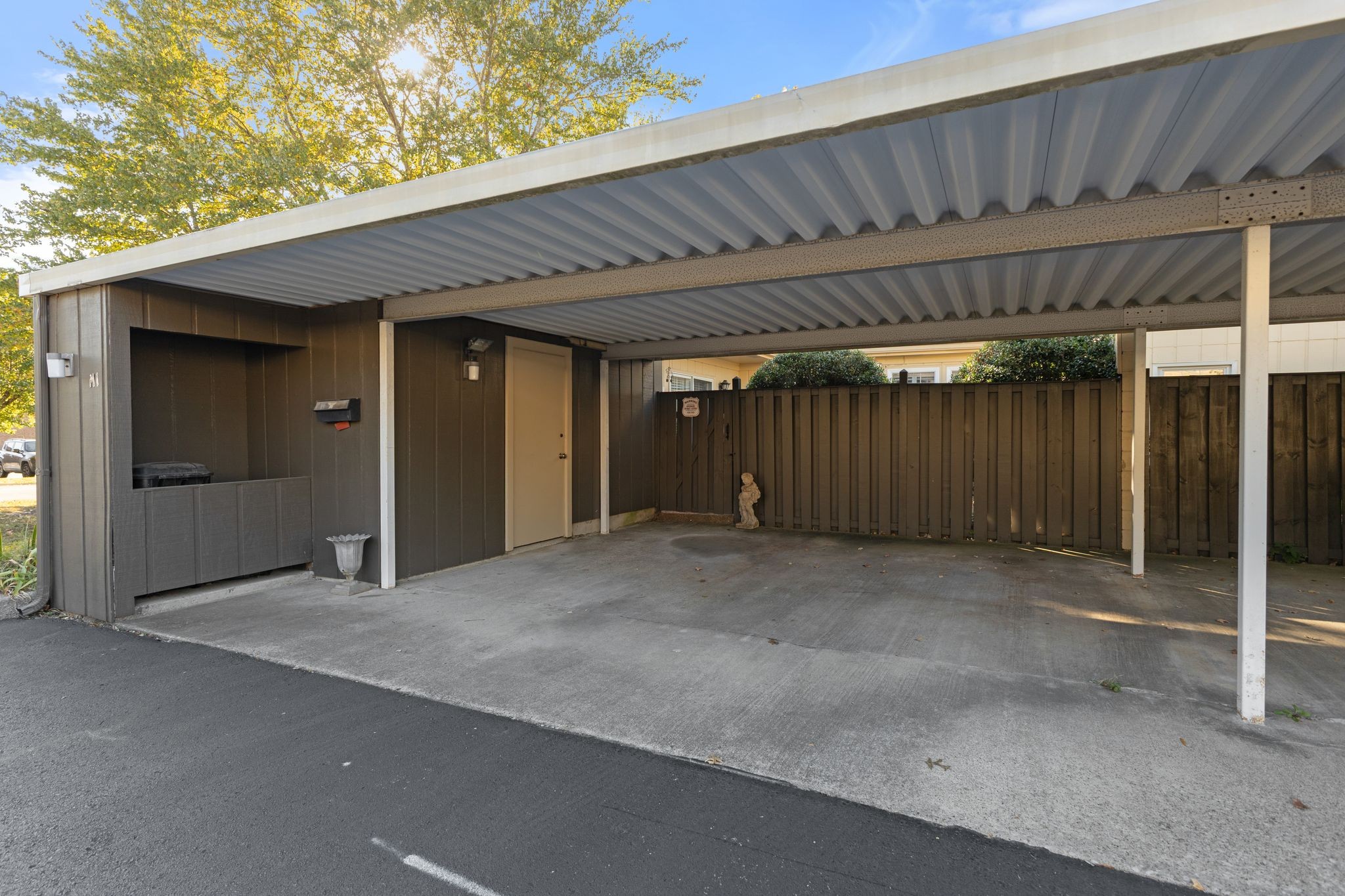 8207 Sawyer Brown Rd Unit: M1