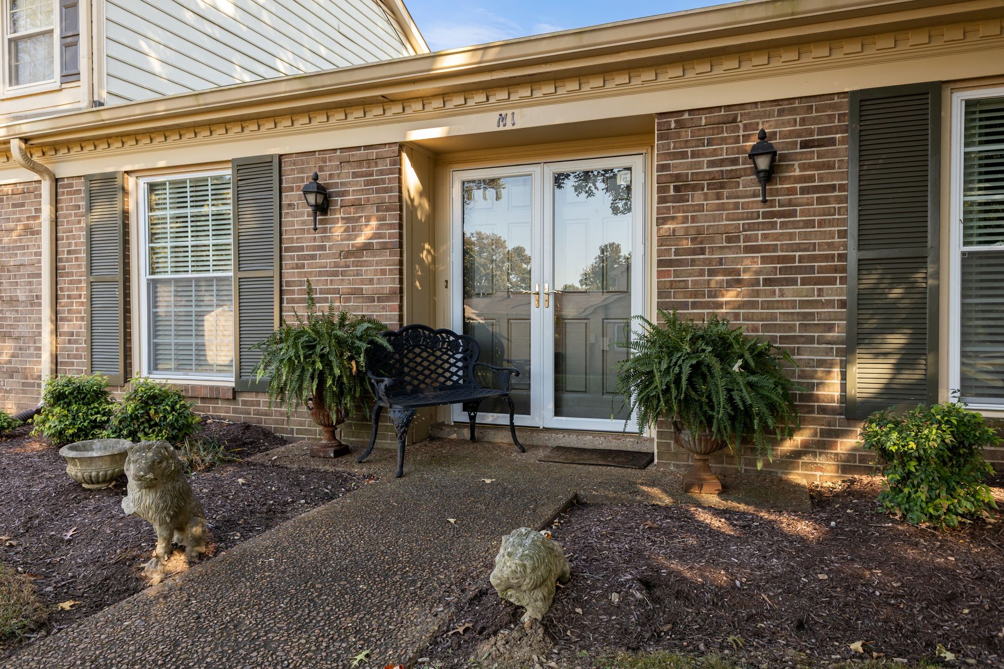 8207 Sawyer Brown Rd Unit: M1