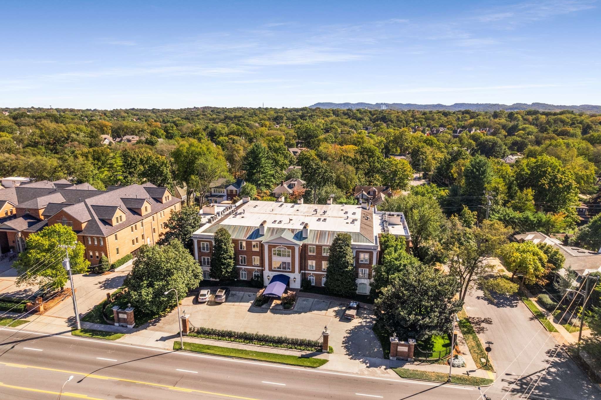 3737 West End Ave Unit: 201