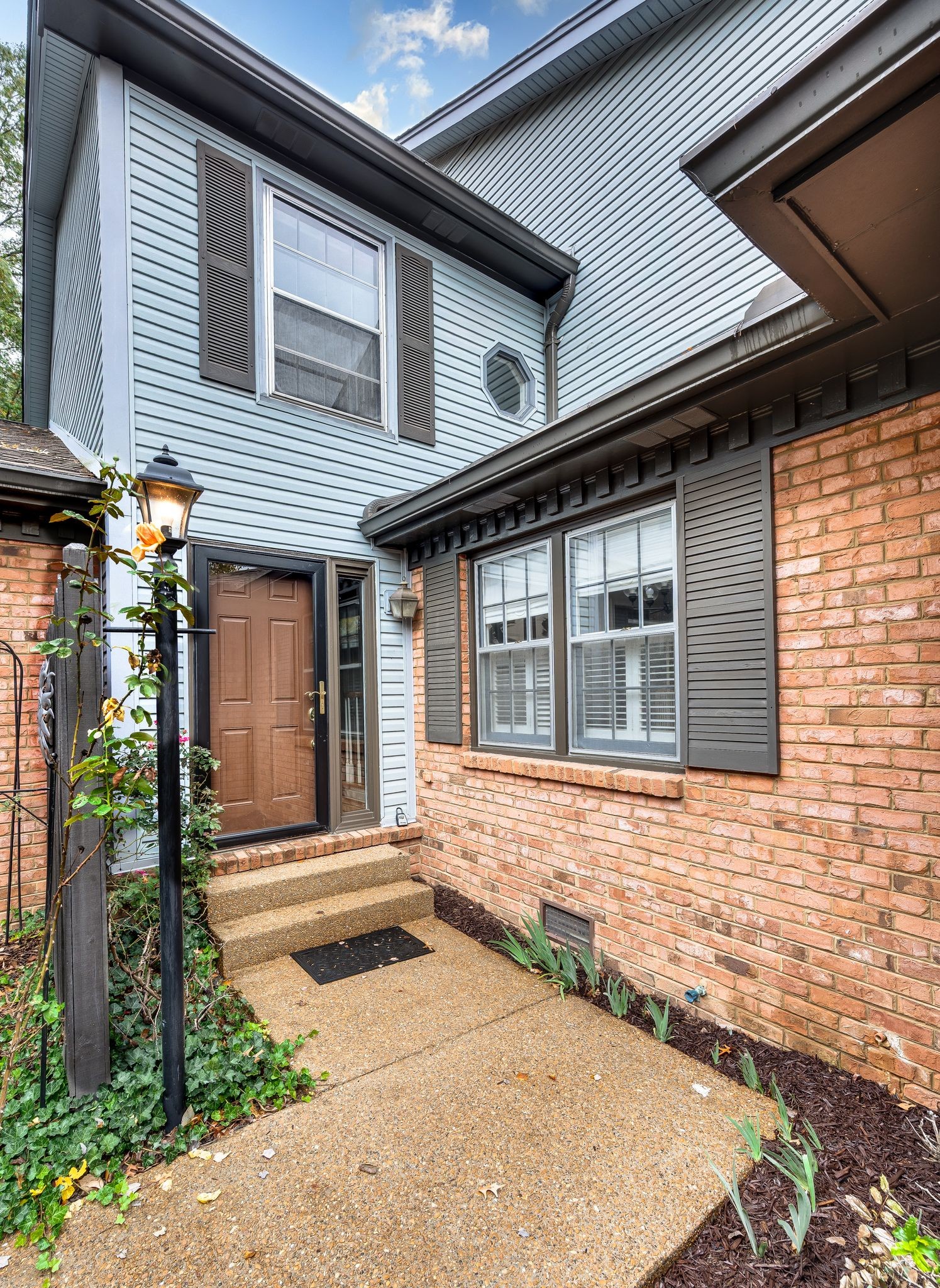 229 Hearthstone Manor Ln