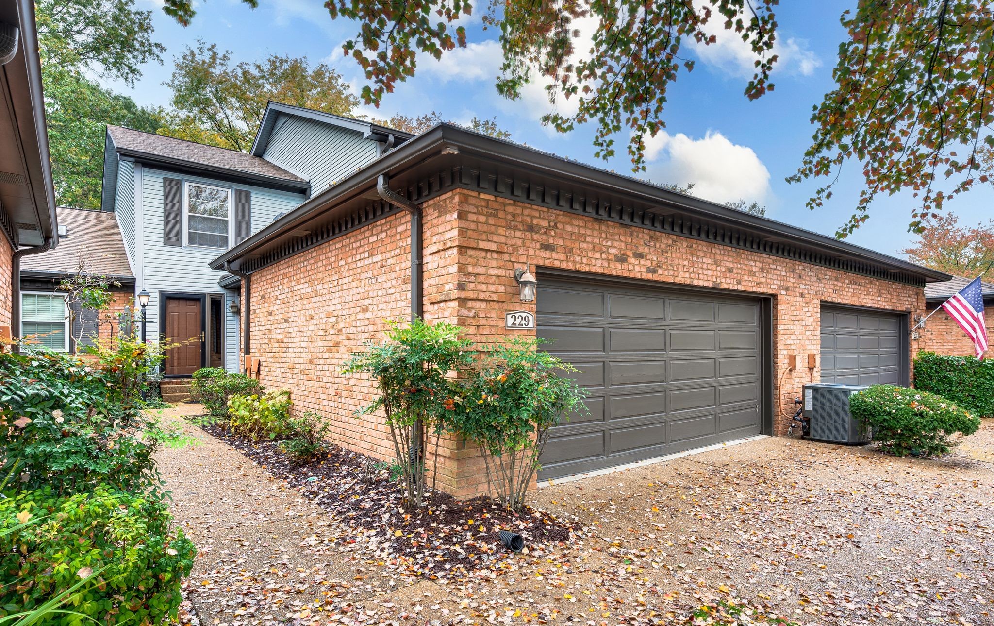 229 Hearthstone Manor Ln