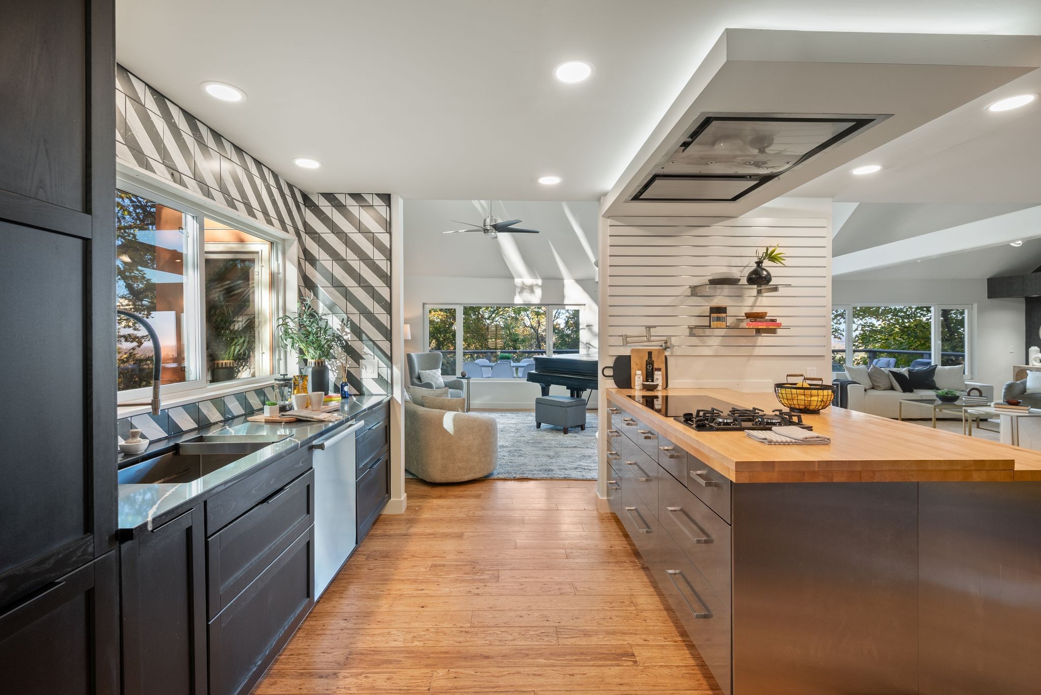 589 Harpeth Trace Dr