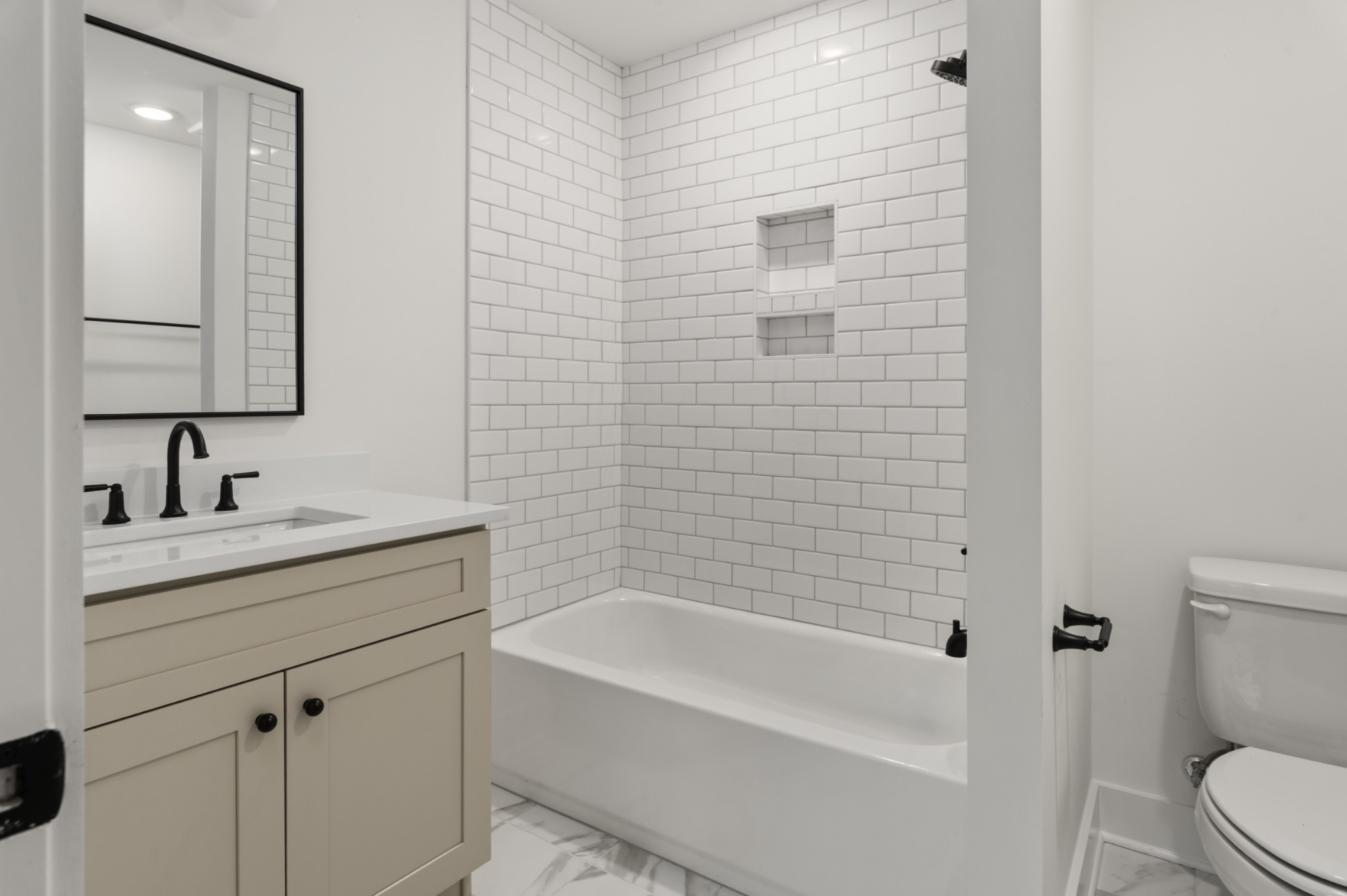 504 Edwin St Unit: 1