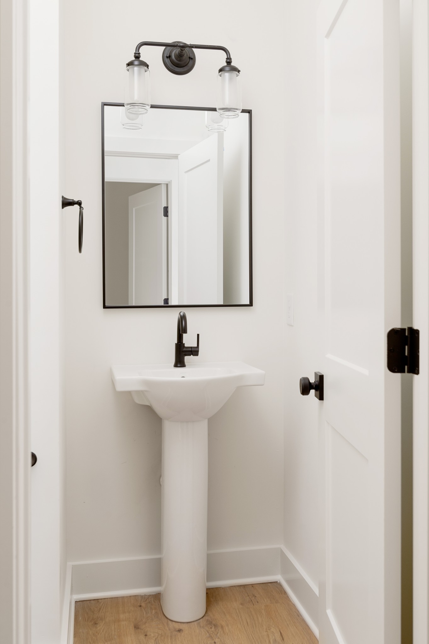 504 Edwin St Unit: 1