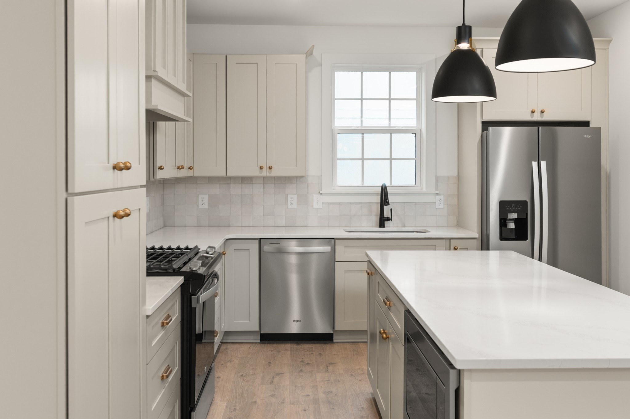 504 Edwin St Unit: 1