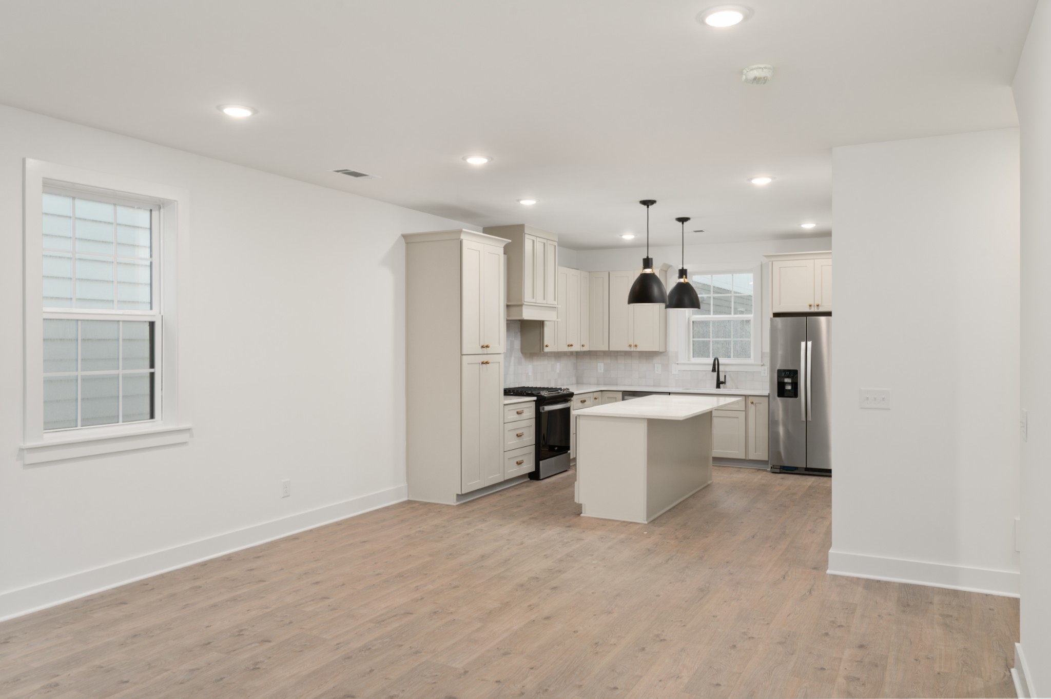 504 Edwin St Unit: 1