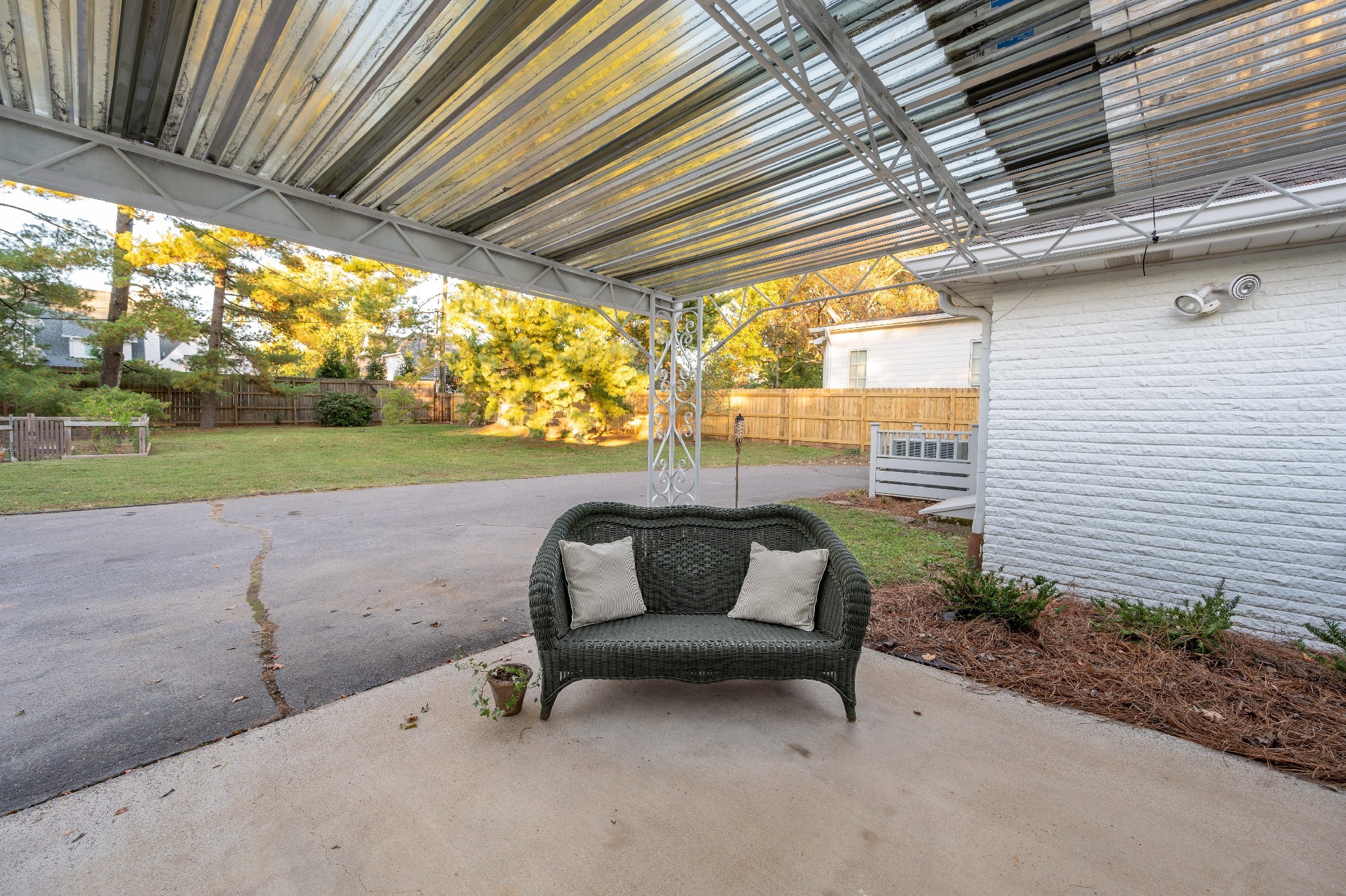 108 Brookfield Ave Unit: B