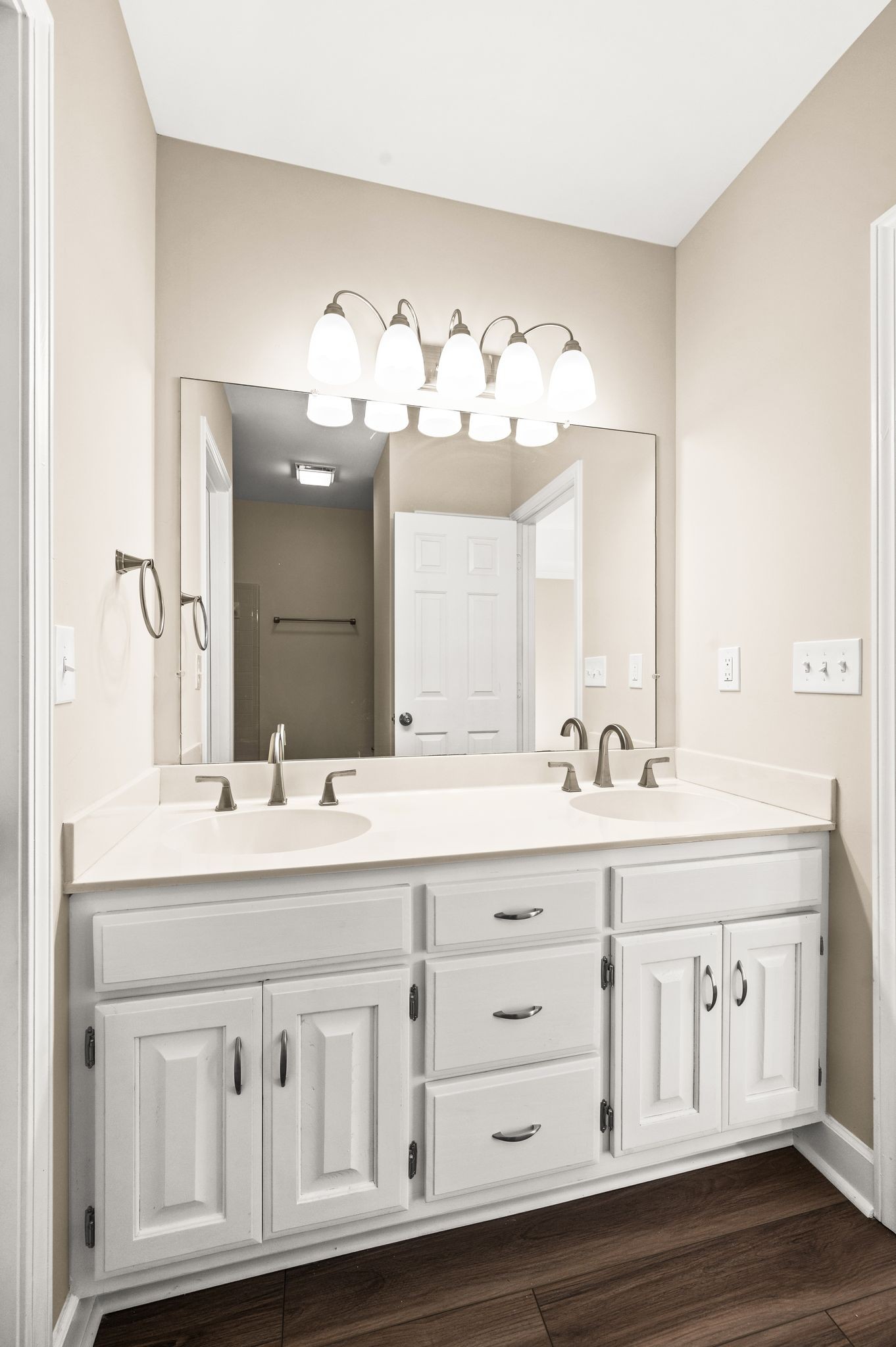 8936 Sawyer Brown Rd