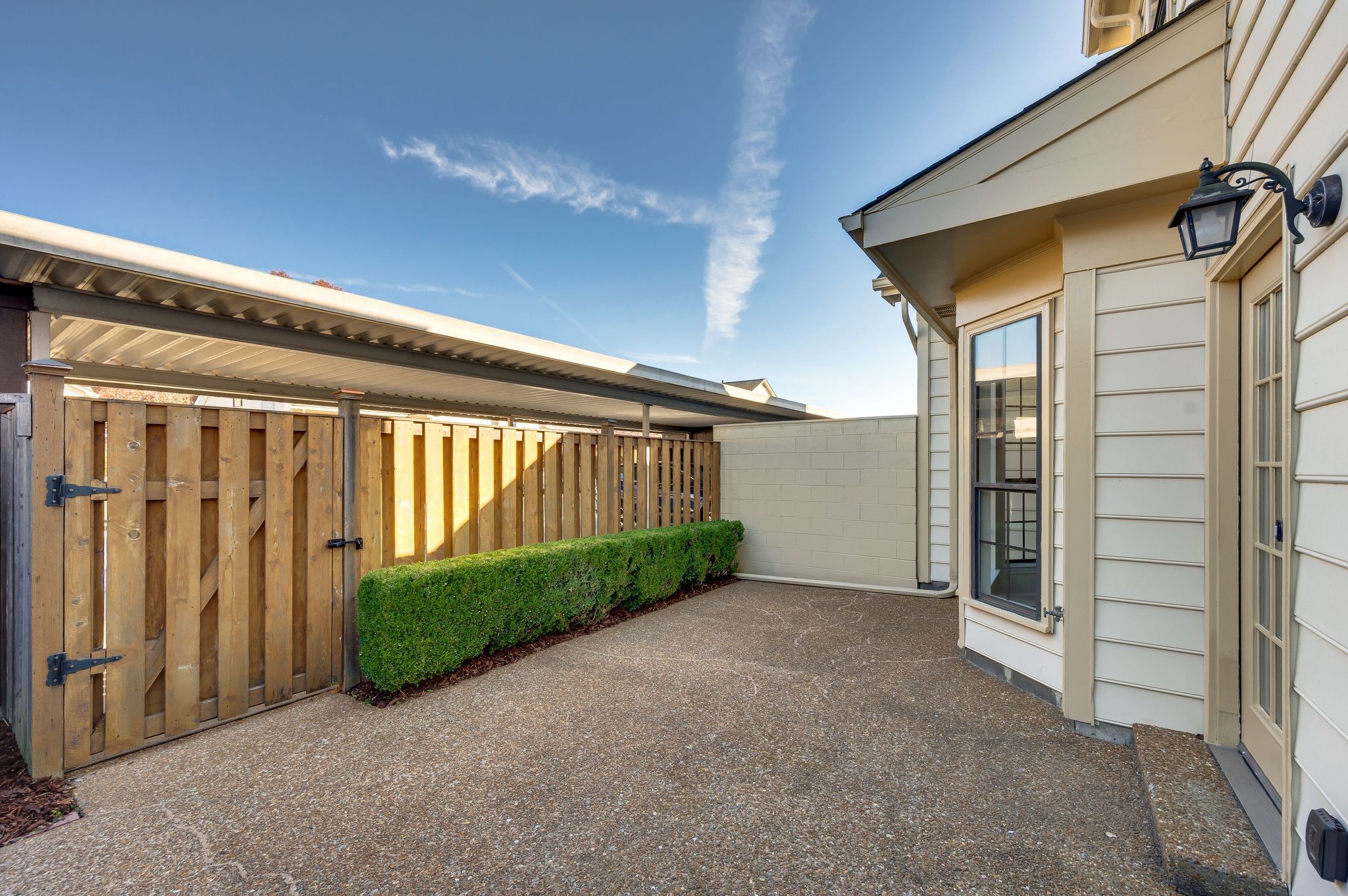 8936 Sawyer Brown Rd