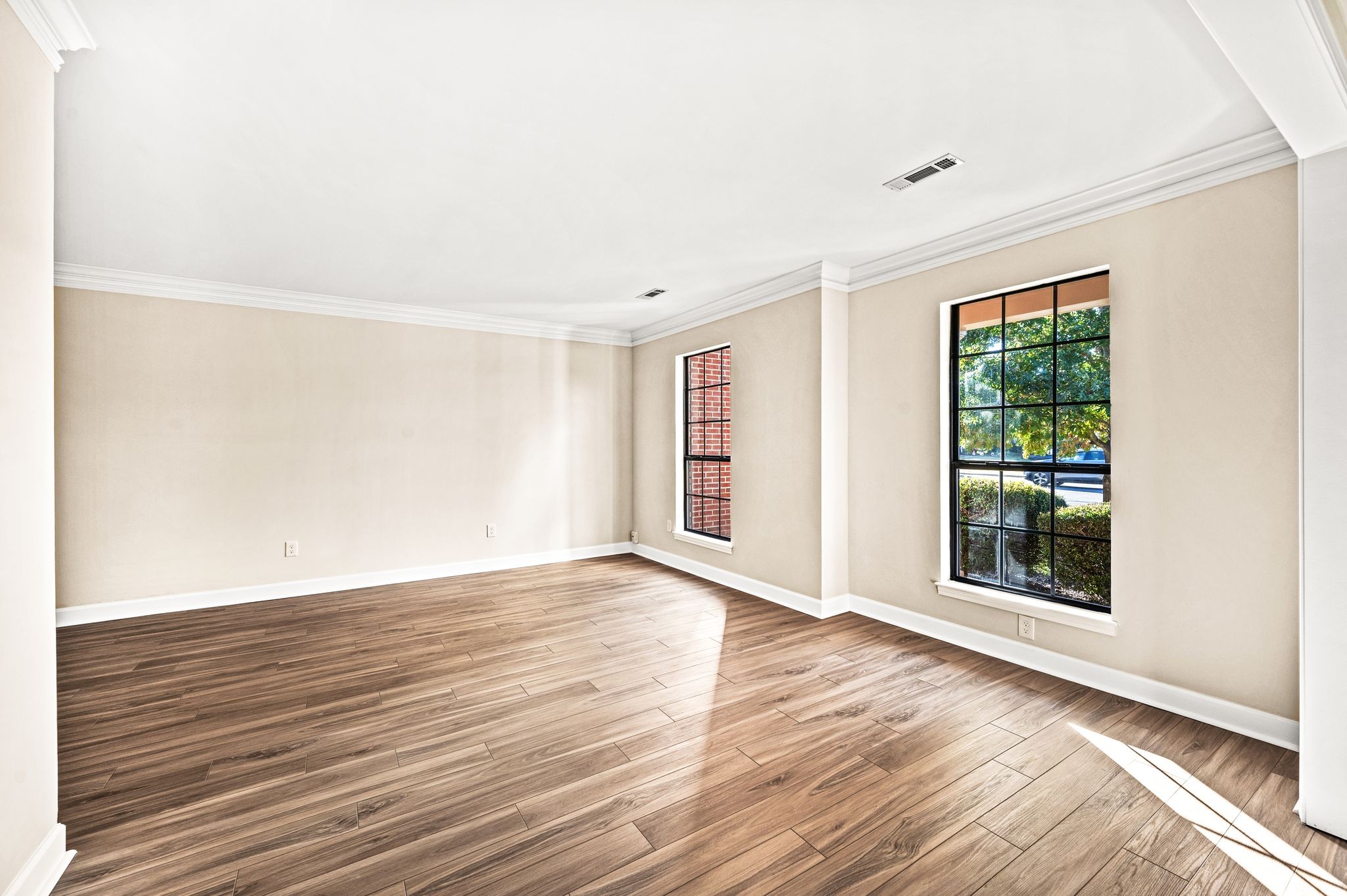 8936 Sawyer Brown Rd