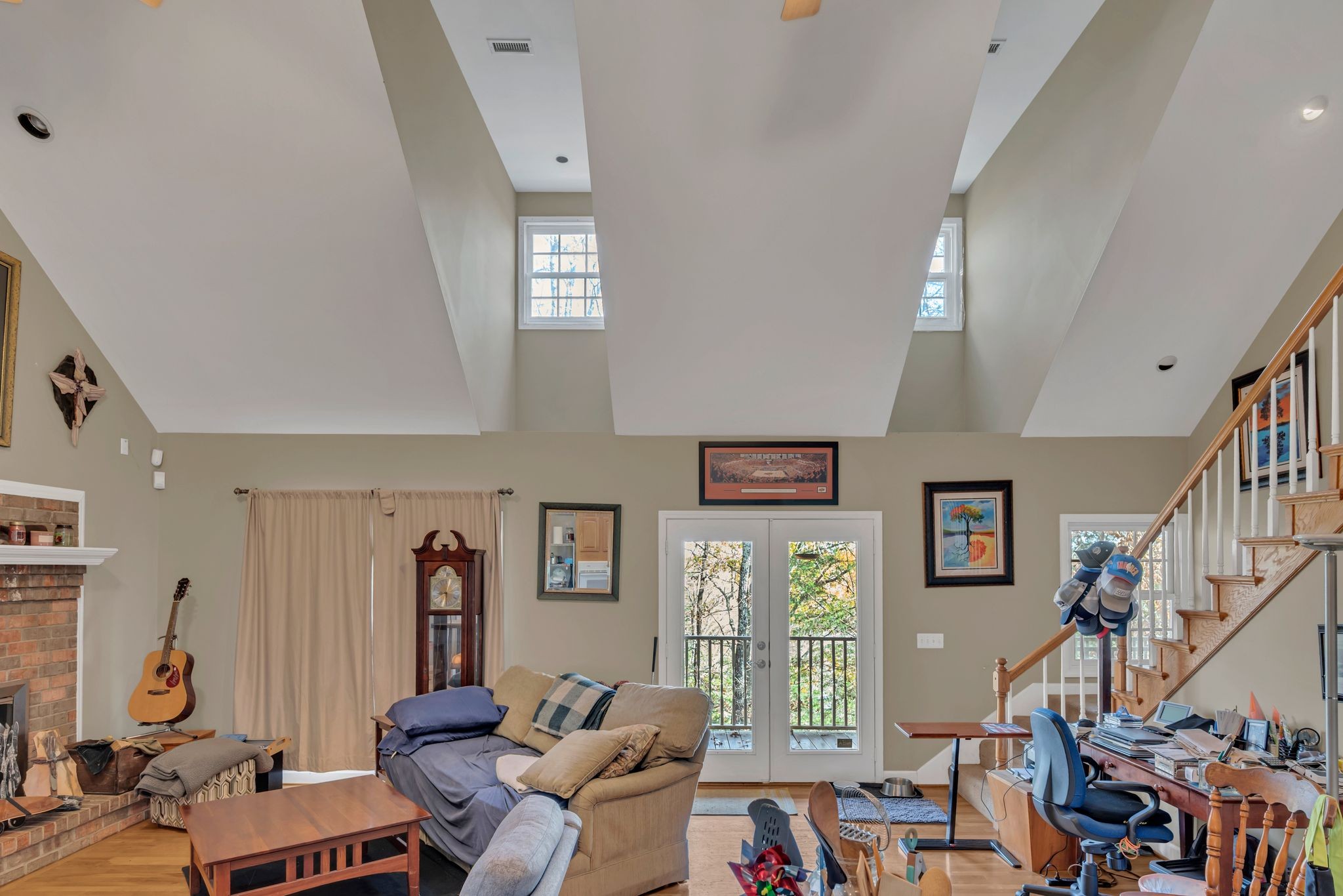 8242 River Road Pike