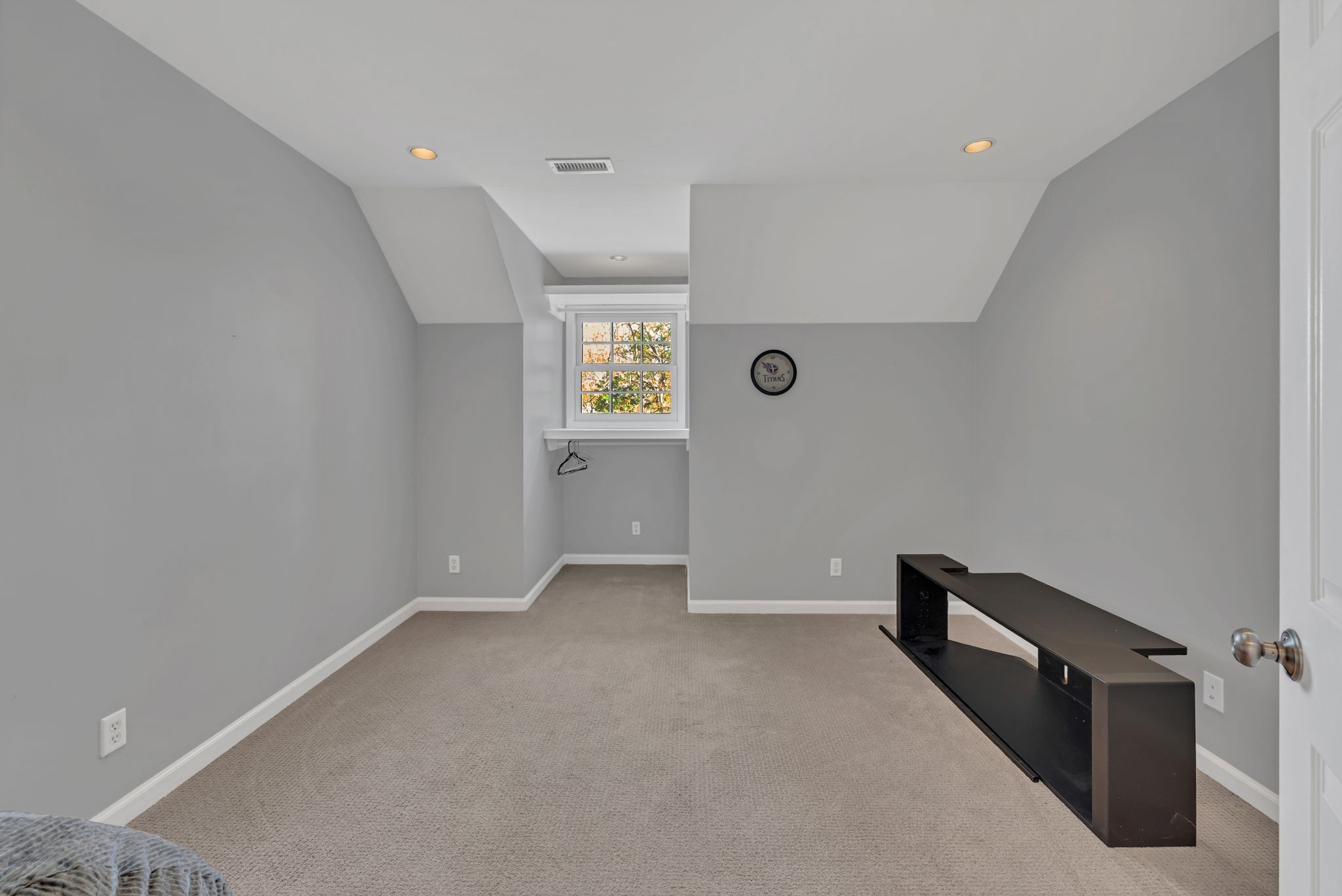 8242 River Road Pike