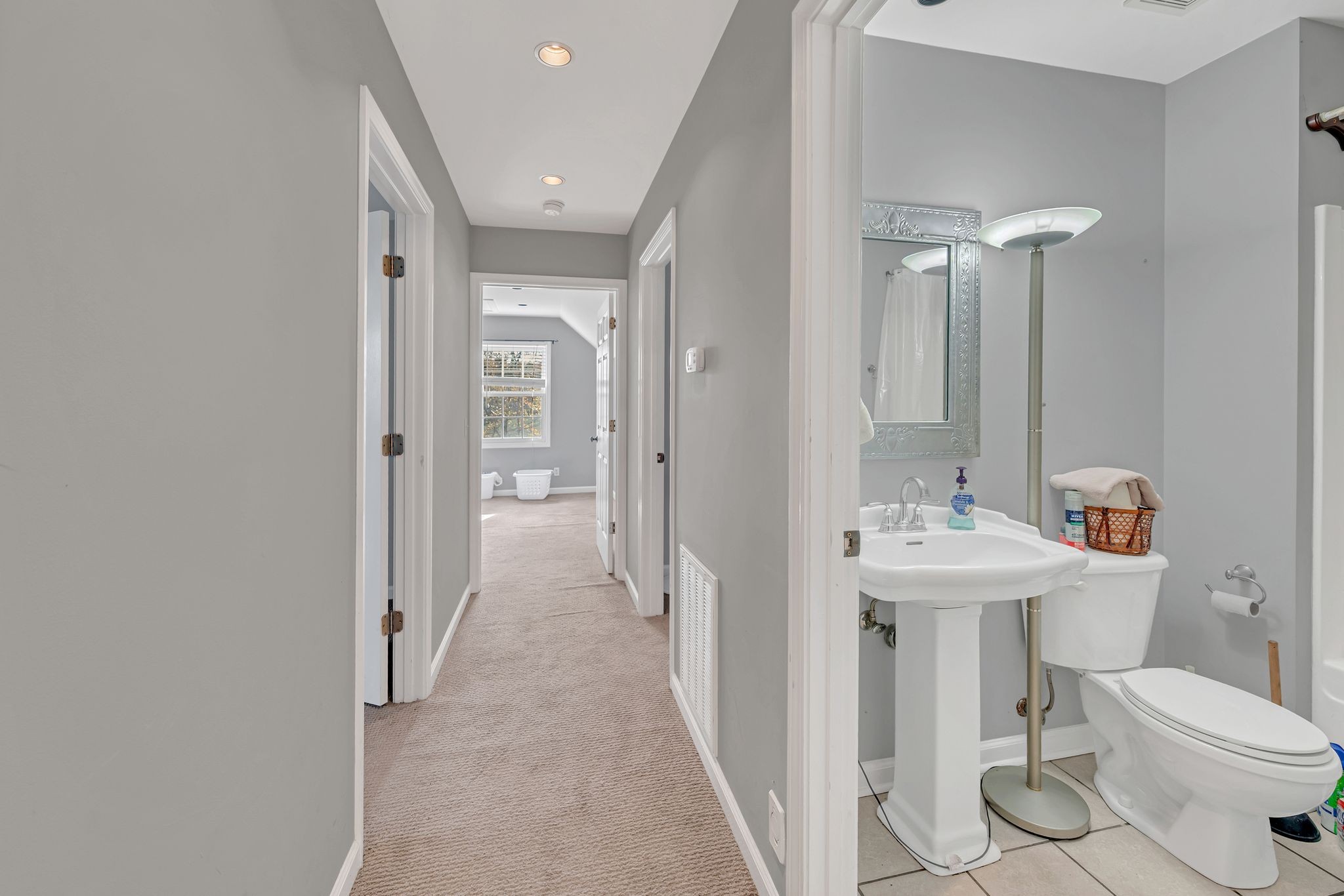 8242 River Road Pike