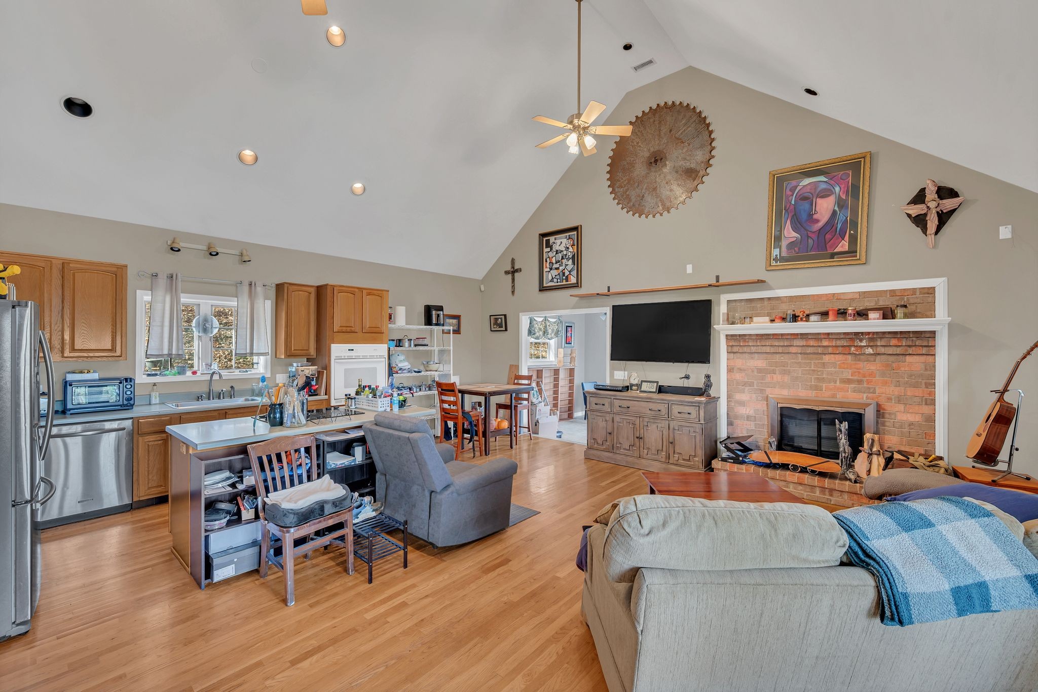 8242 River Road Pike