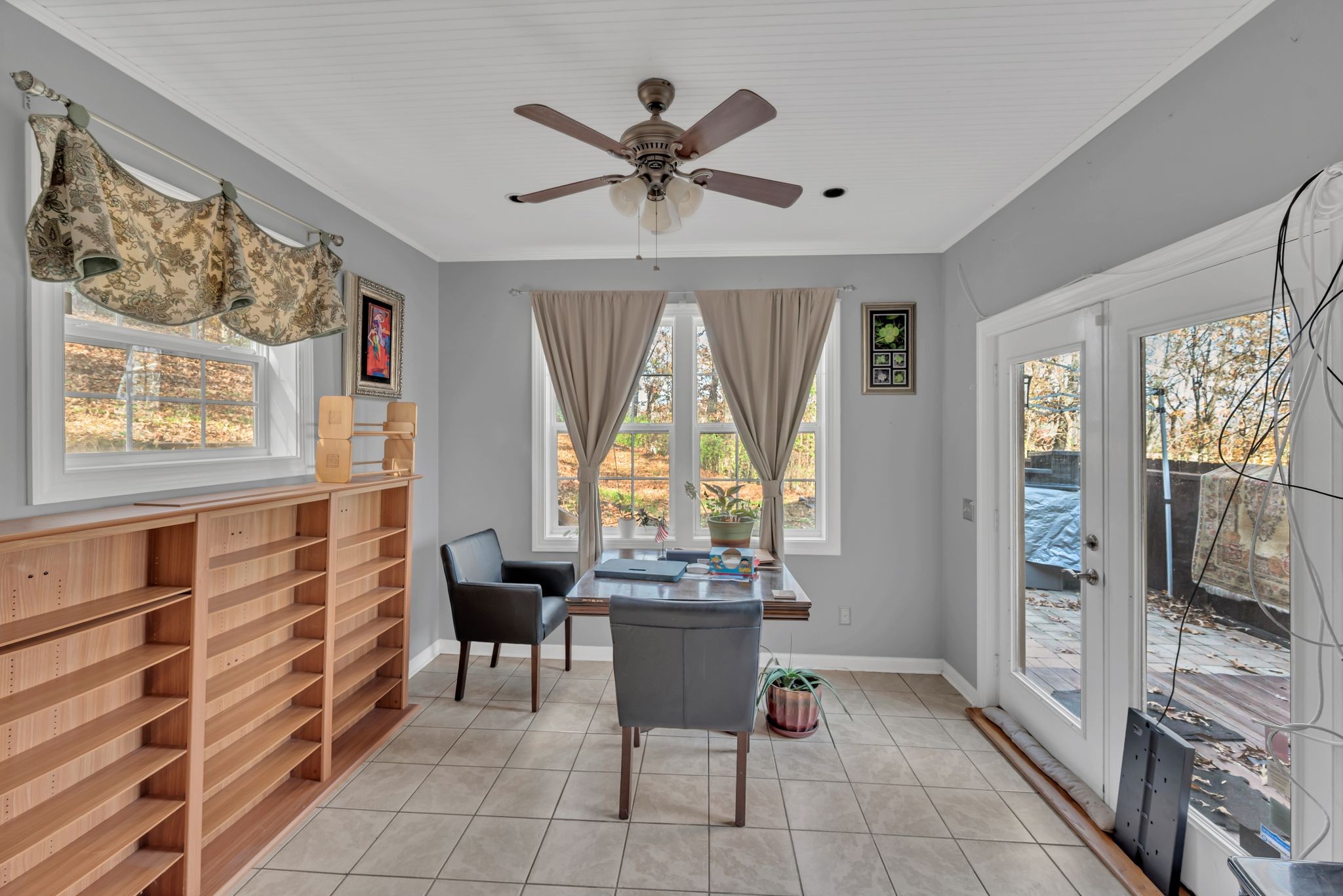 8242 River Road Pike