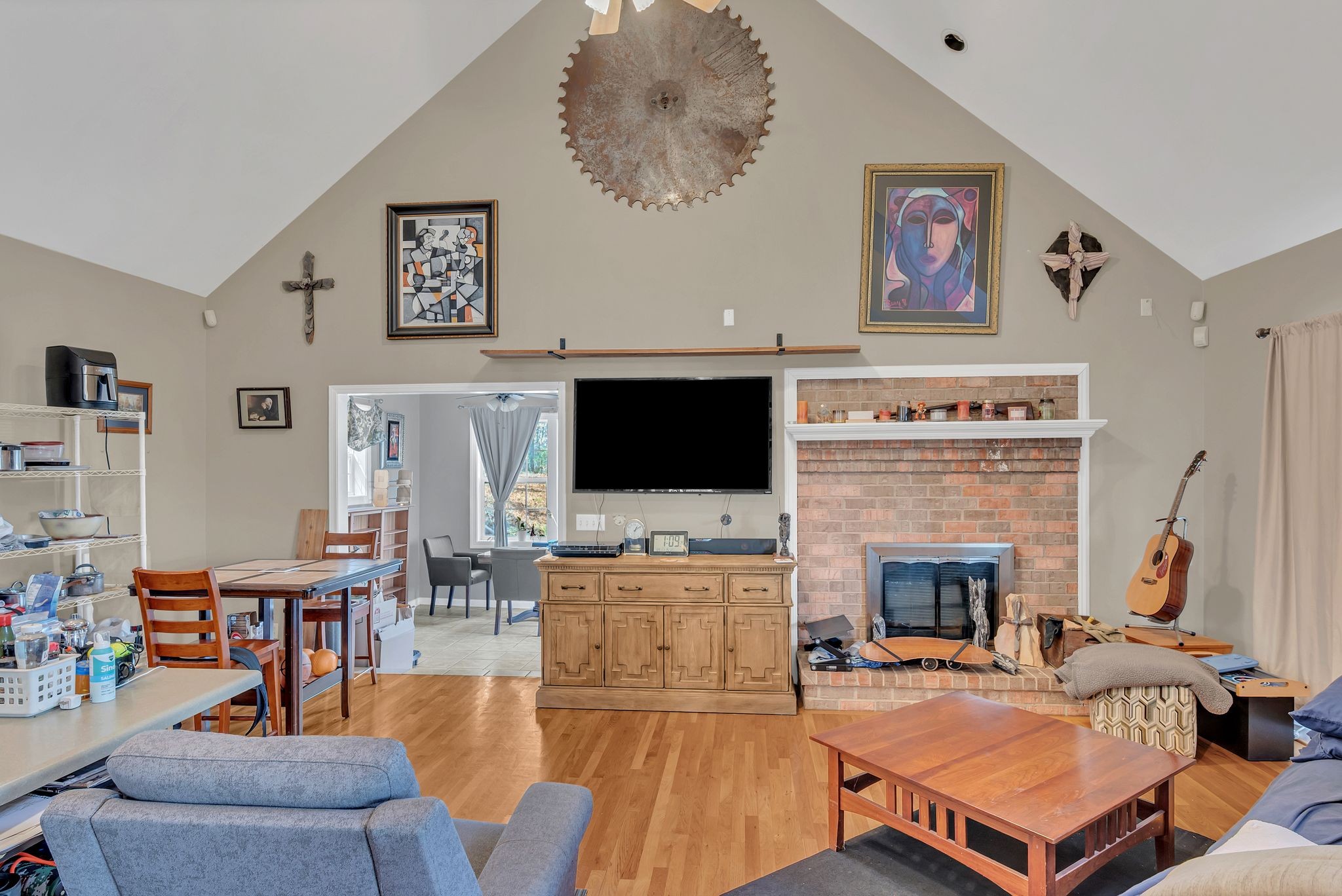 8242 River Road Pike