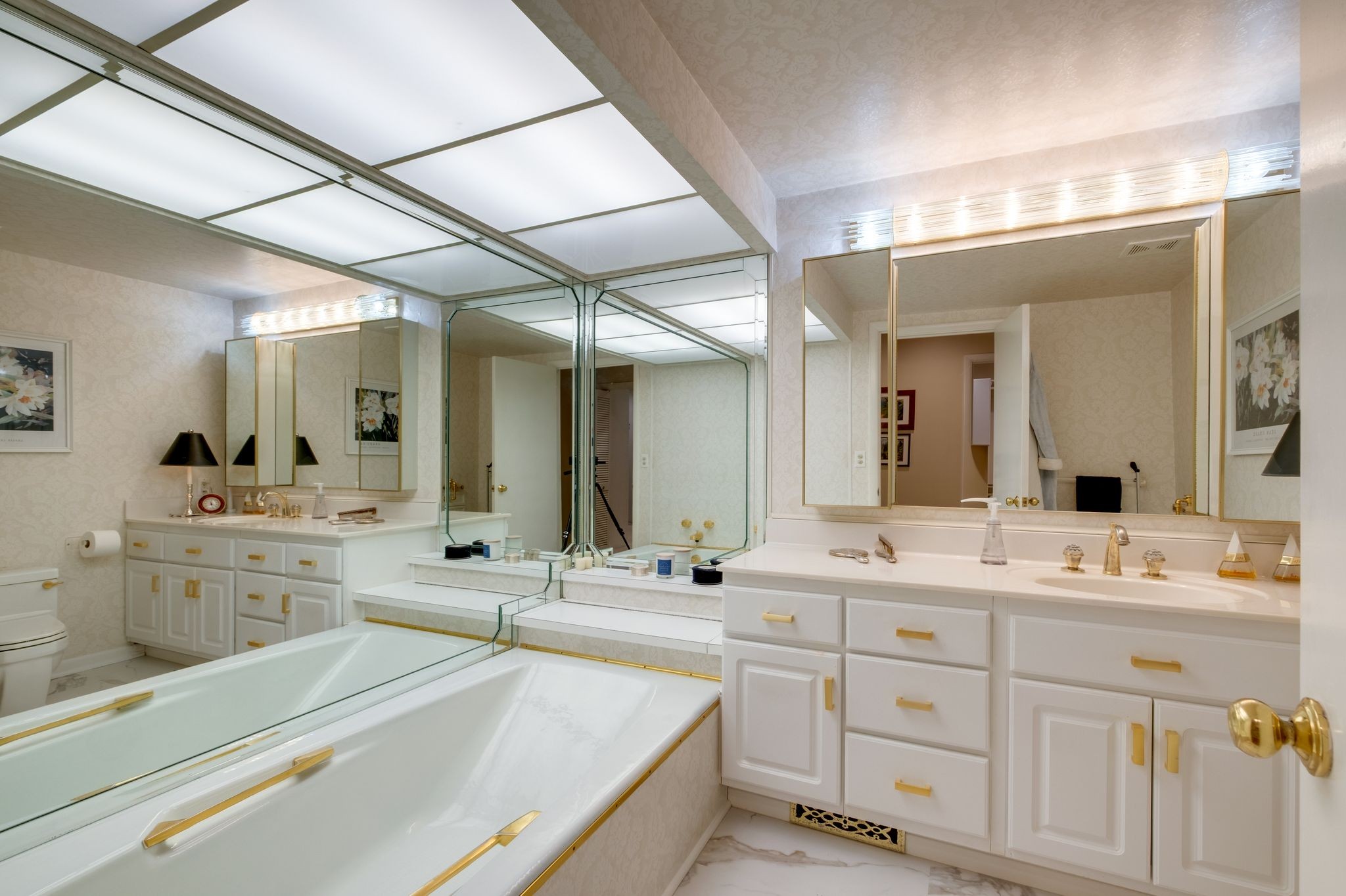 6002 Hickory Valley Rd